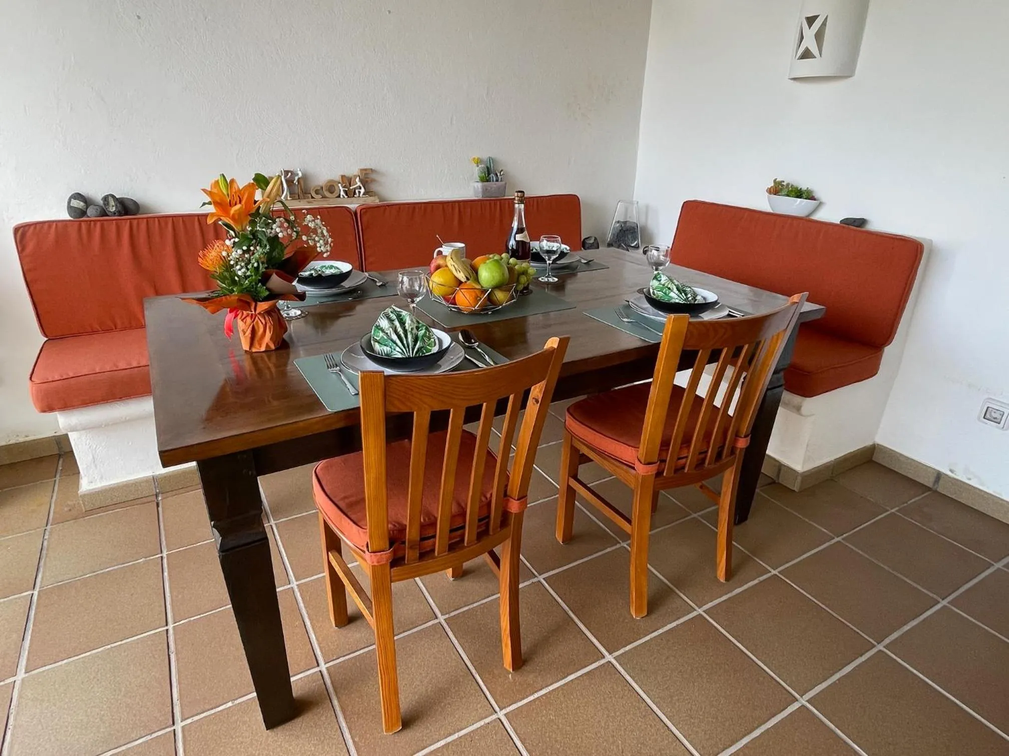 Dining area in Villa Casa Karoline with a sunny terrace, heated pool, comfort and privacy in a quiet neighborhood