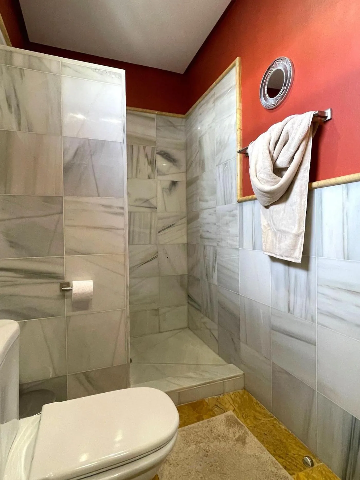 Shower in Villa Casa Karoline with a sunny terrace, heated pool, comfort and privacy in a quiet neighborhood