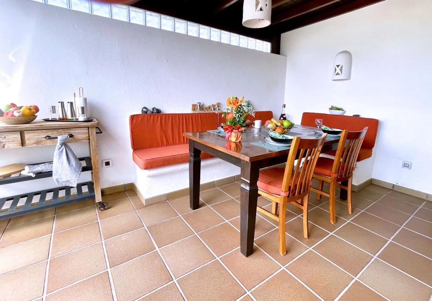 Dining area in Villa Casa Karoline with a sunny terrace, heated pool, comfort and privacy in a quiet neighborhood