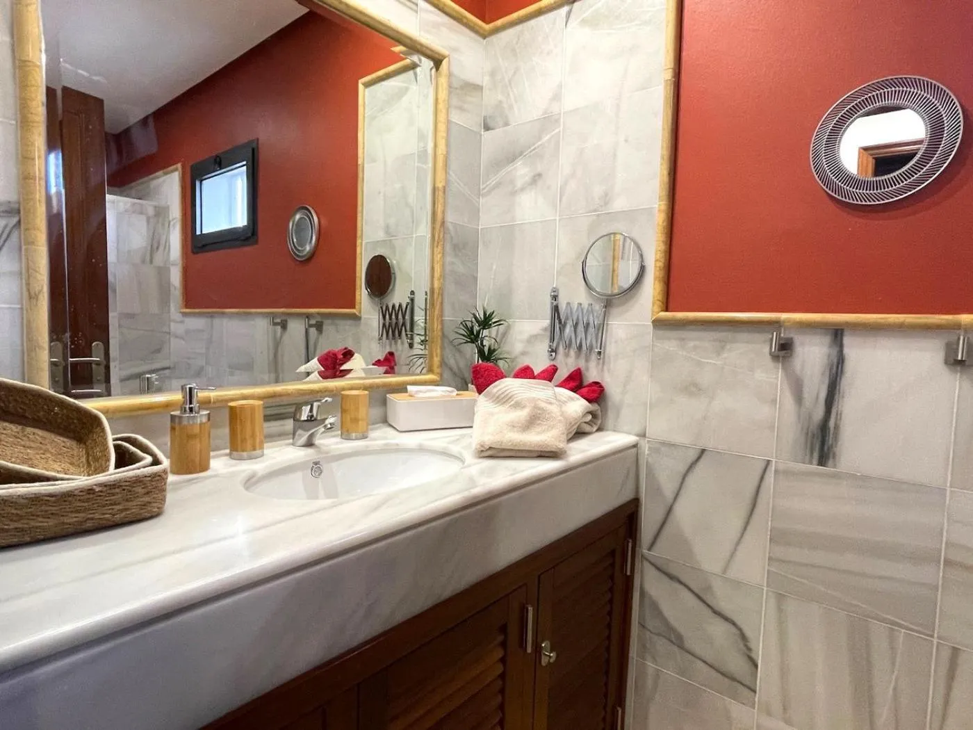 Shower in Villa Casa Karoline with a sunny terrace, heated pool, comfort and privacy in a quiet neighborhood