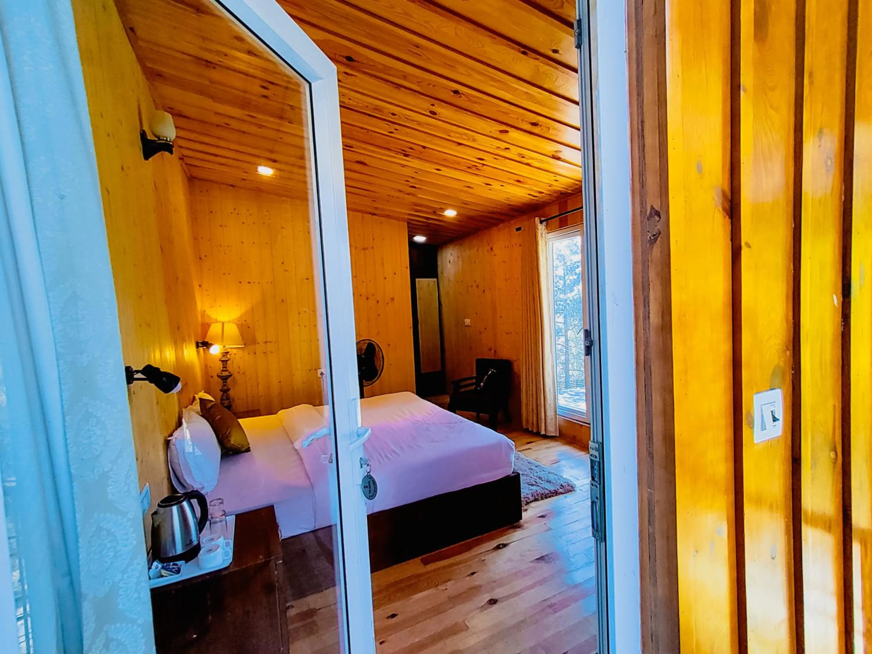 Bed in THEHIMALAYANLIVING WHISTLING PINES