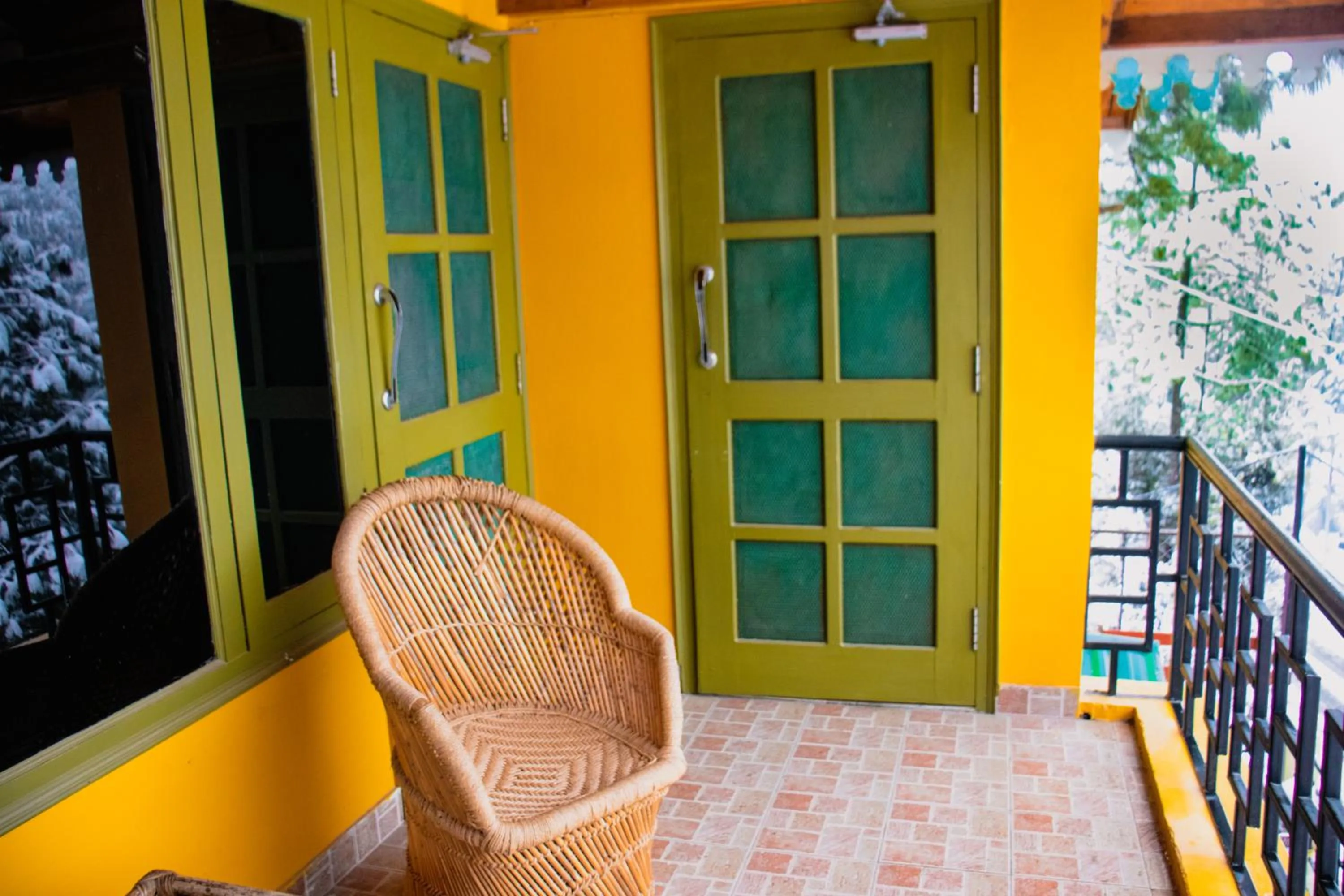 Balcony/Terrace in THEHIMALAYANLIVING WHISTLING PINES