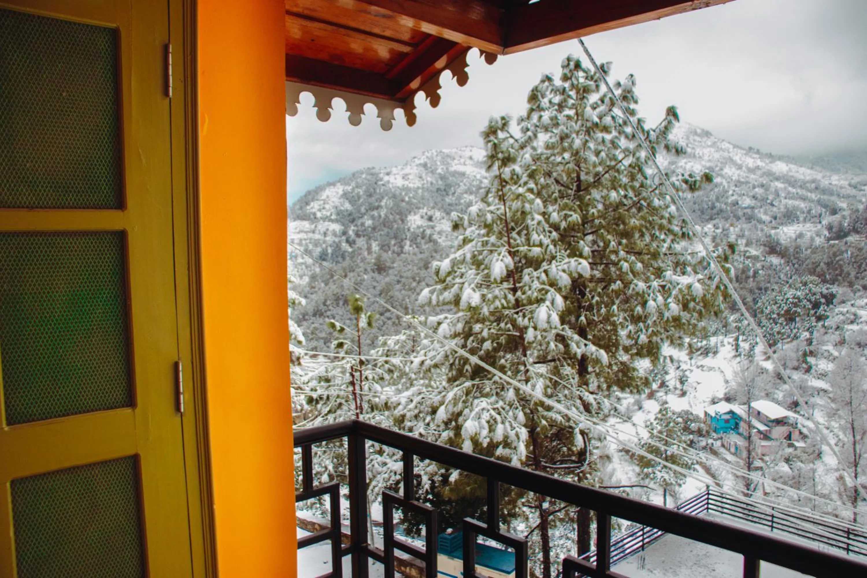 Balcony/Terrace in THEHIMALAYANLIVING WHISTLING PINES