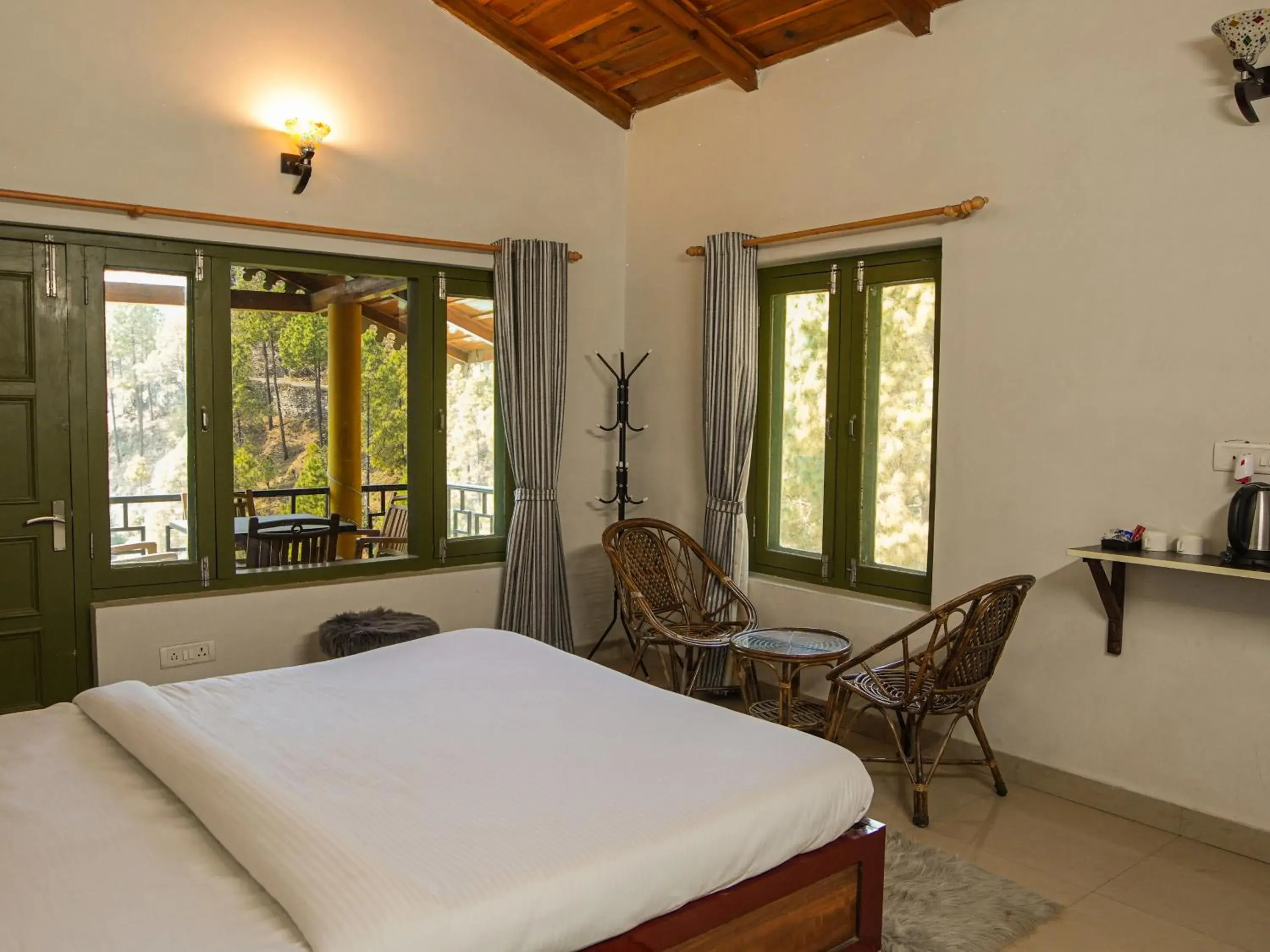 Deluxe Double Room with Balcony in THEHIMALAYANLIVING WHISTLING PINES Deluxe Double Room with Balcony in THEHIMALAYANLIVING WHISTLING PINES