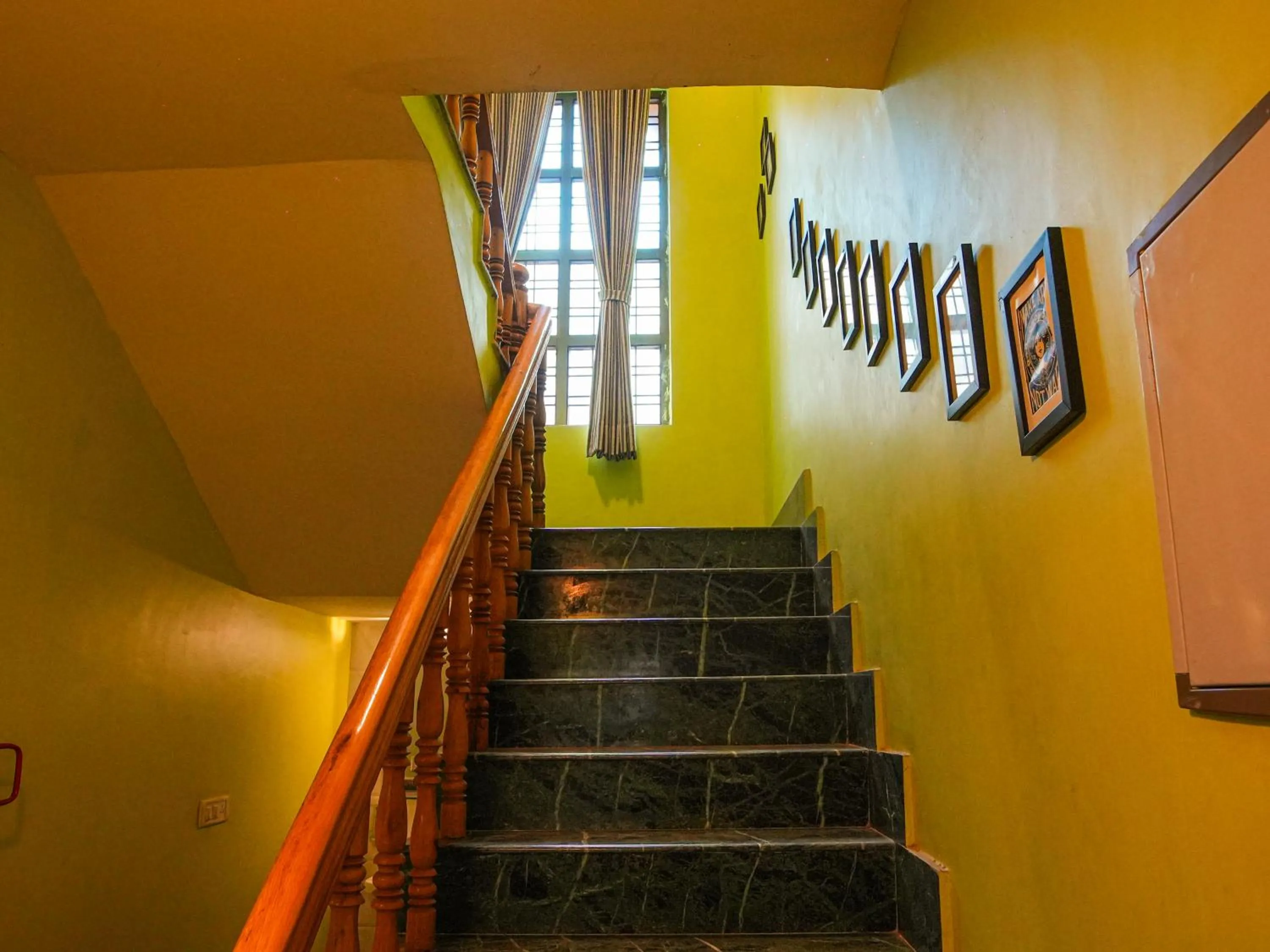 Living room in THEHIMALAYANLIVING WHISTLING PINES