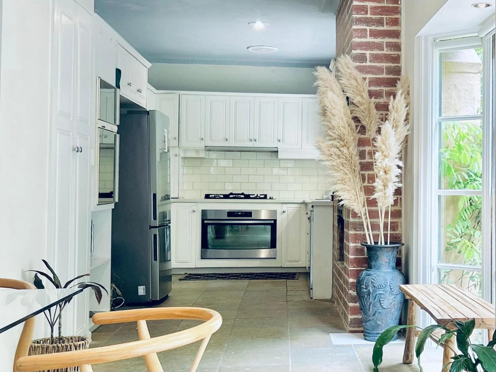 Kitchen or kitchenette in Secluded Villa with Lush Gardens, Spa and Fireplace