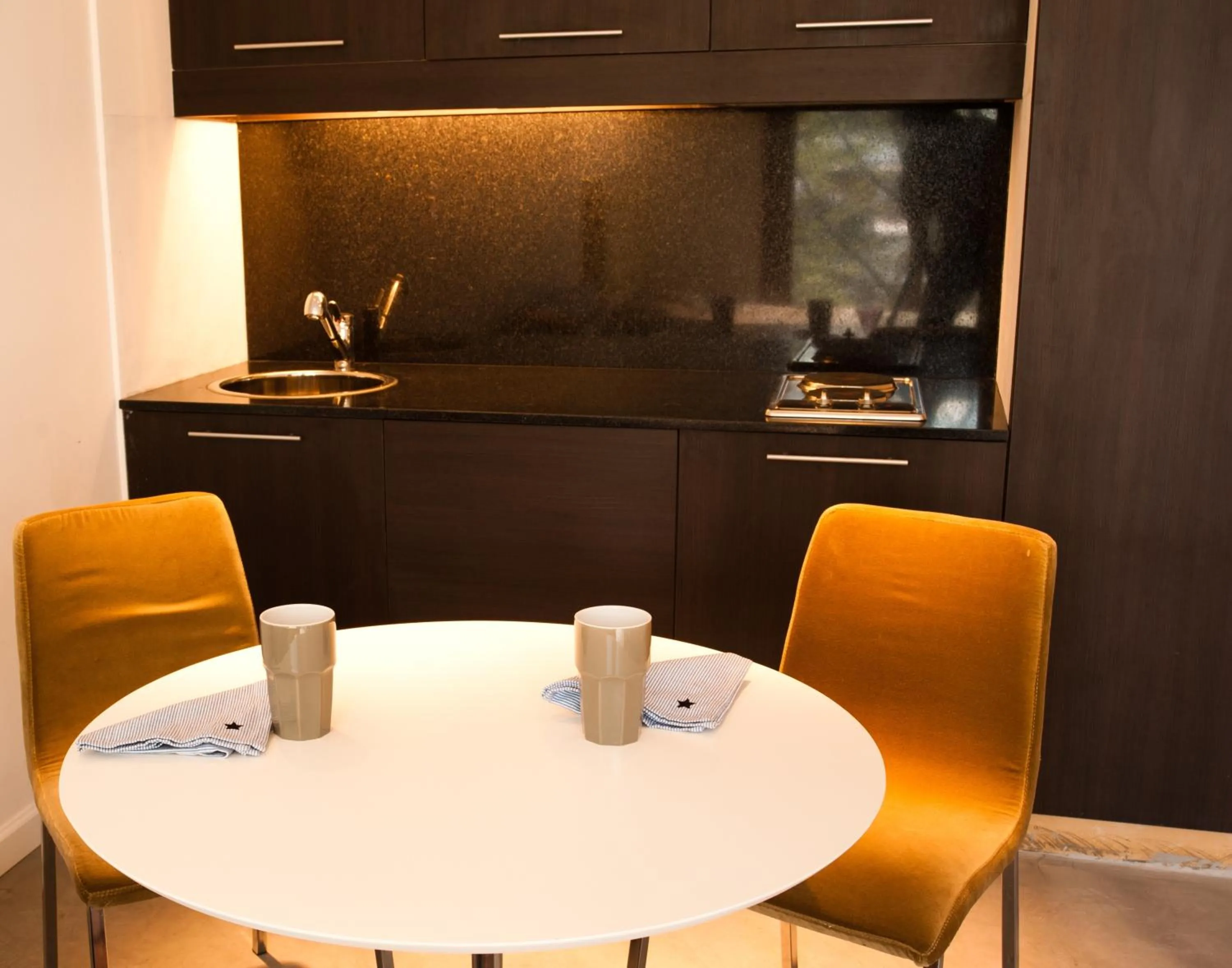 Dining area in Bue Apartments