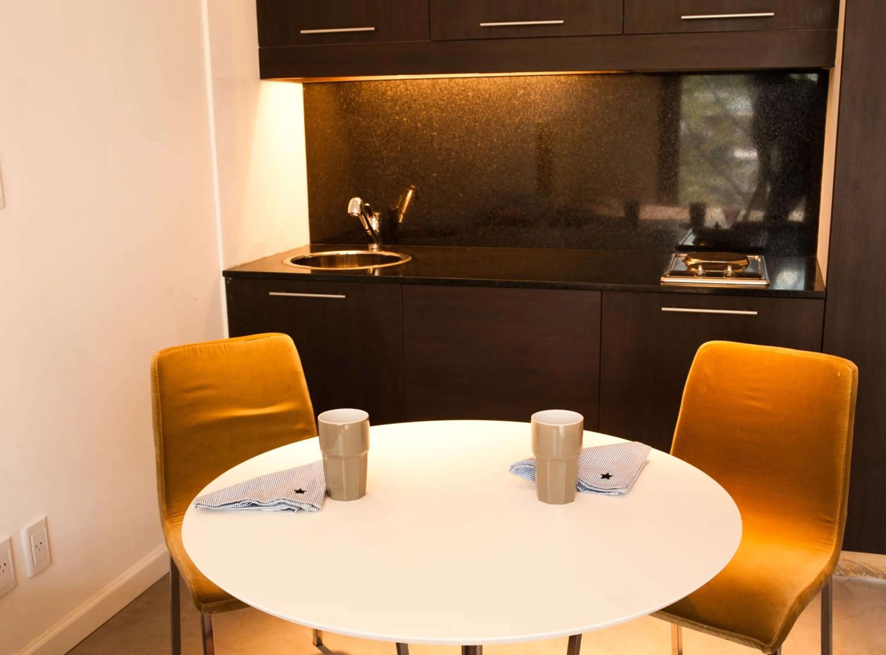 Dining area in Bue Apartments