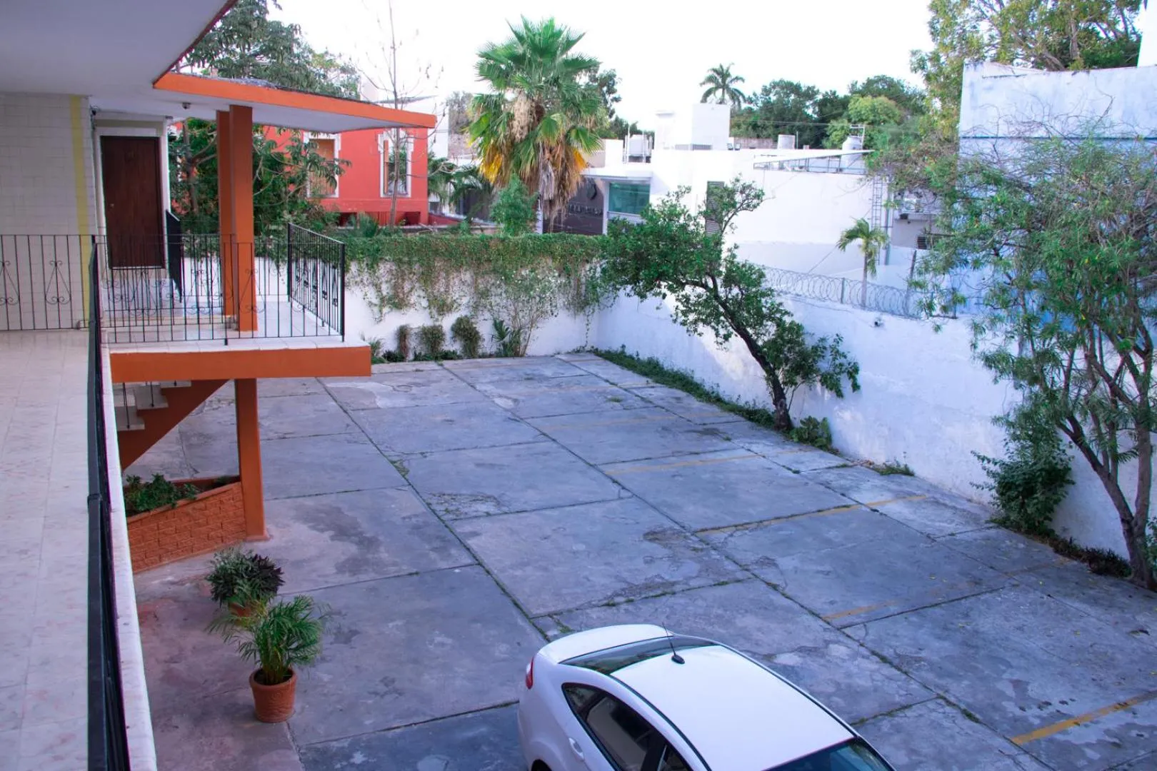 Parking in Hotel Posada del Angel