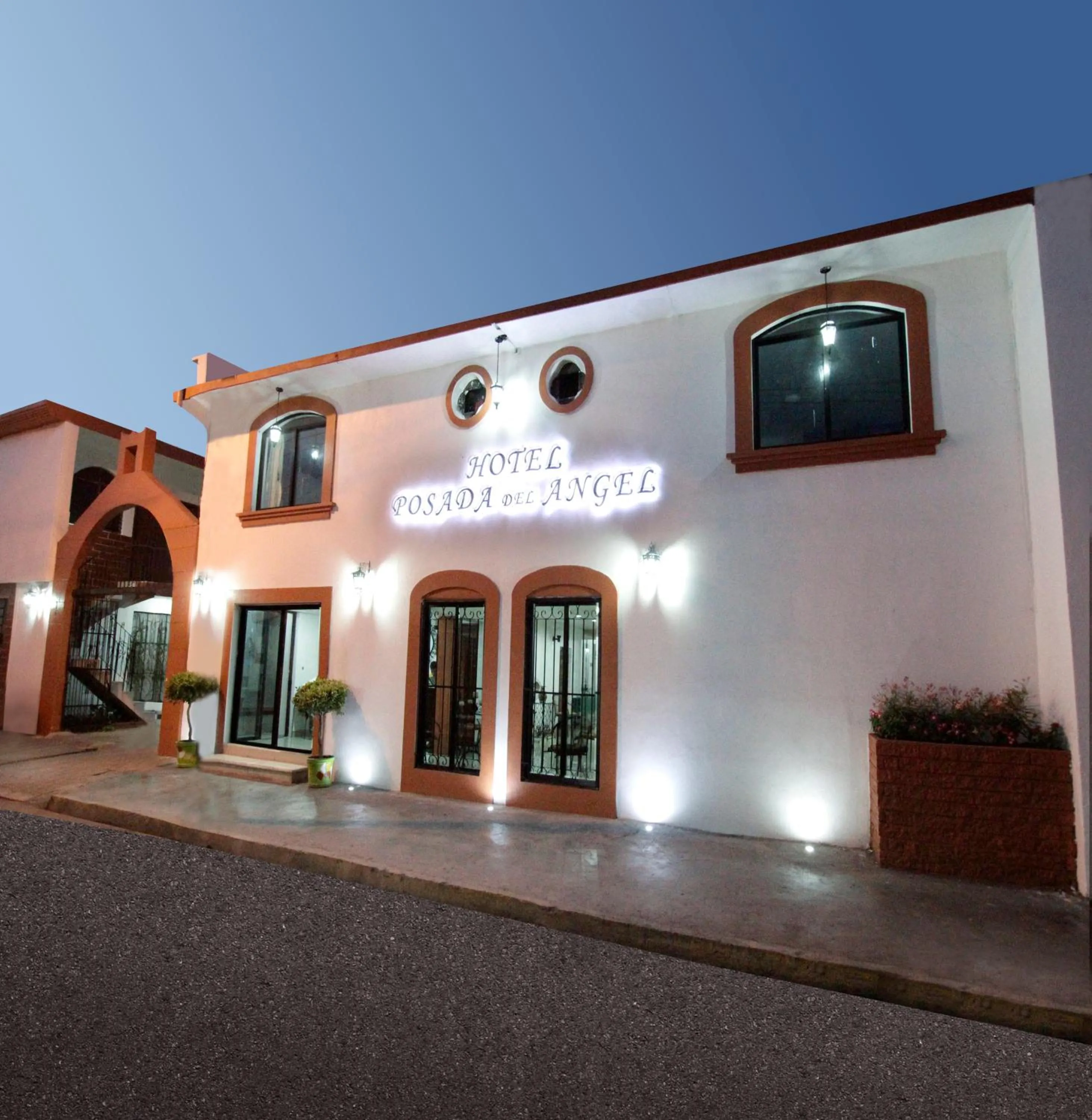 Property building in Hotel Posada del Angel