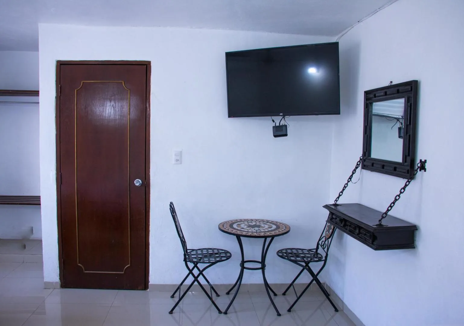 TV and multimedia in Hotel Posada del Angel