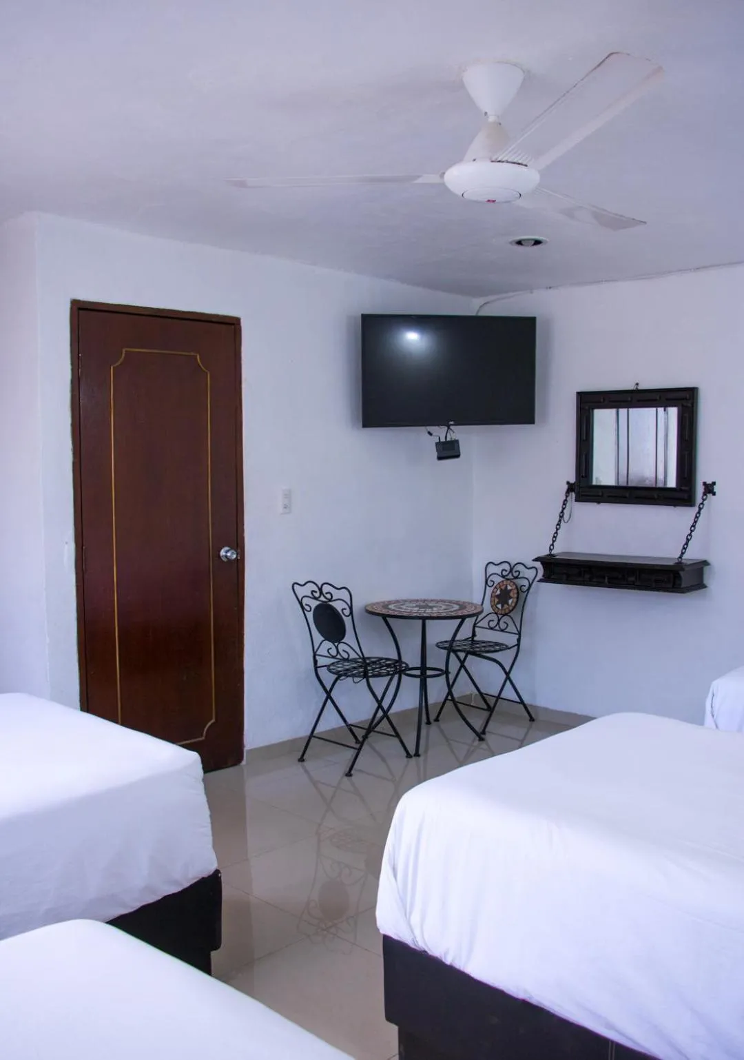 Bathroom, Bed in Hotel Posada del Angel