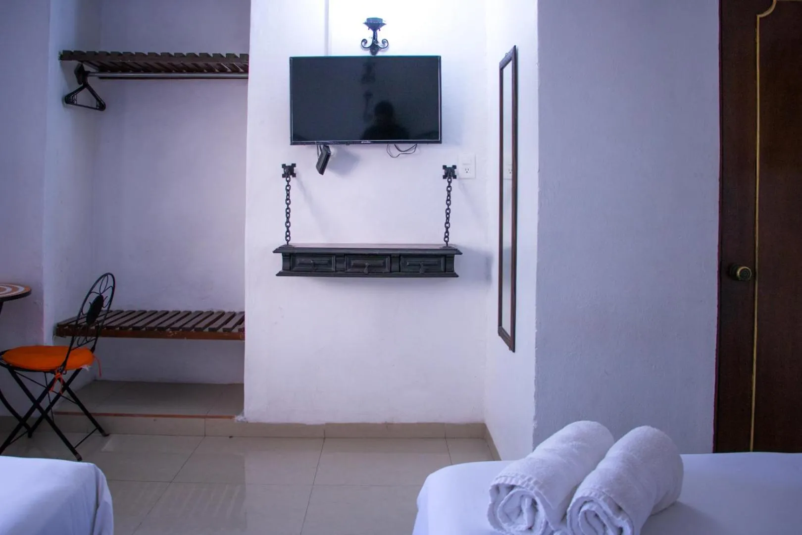 TV and multimedia, Bed in Hotel Posada del Angel