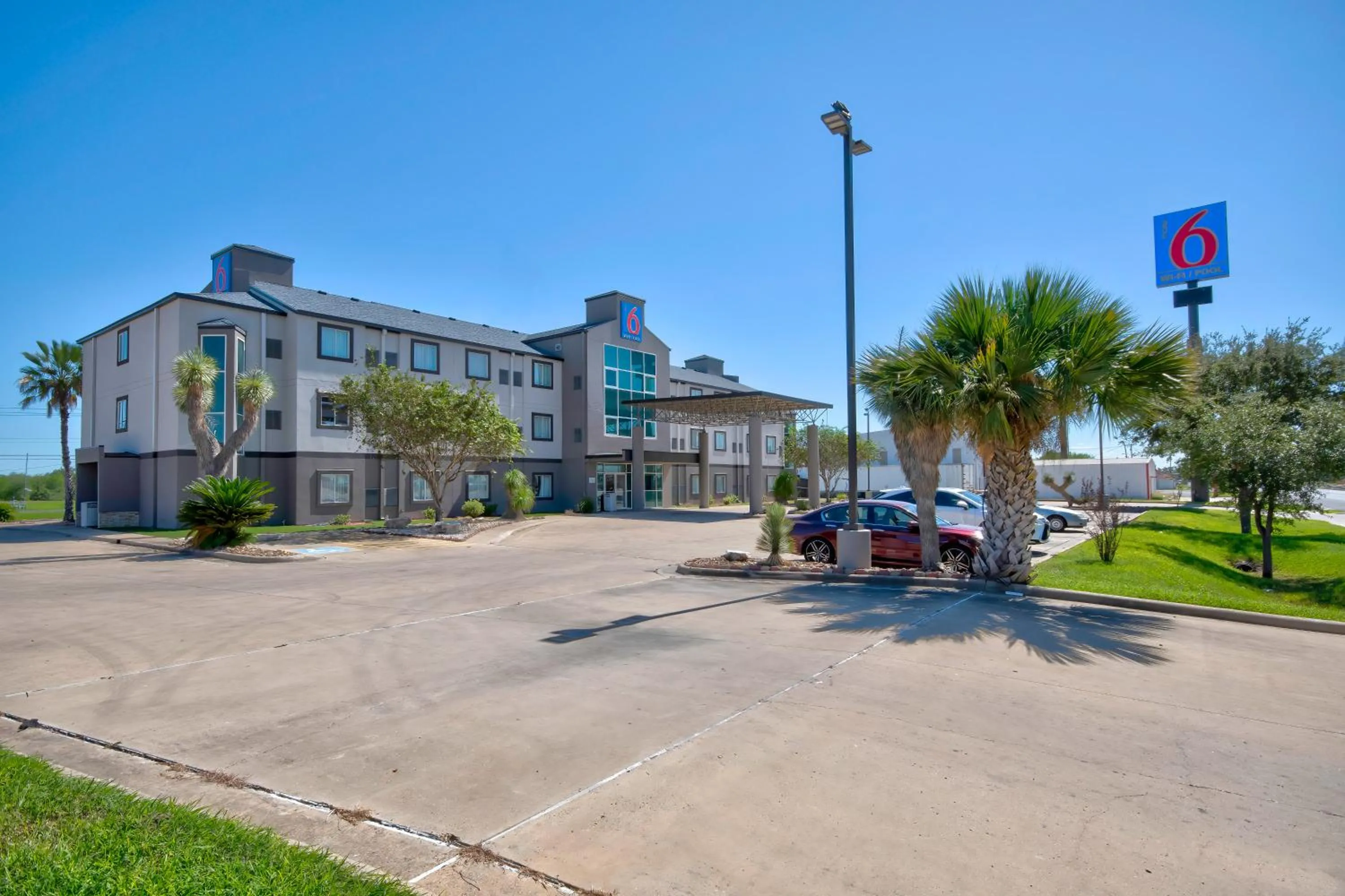 Property building in Motel 6-Harlingen, TX