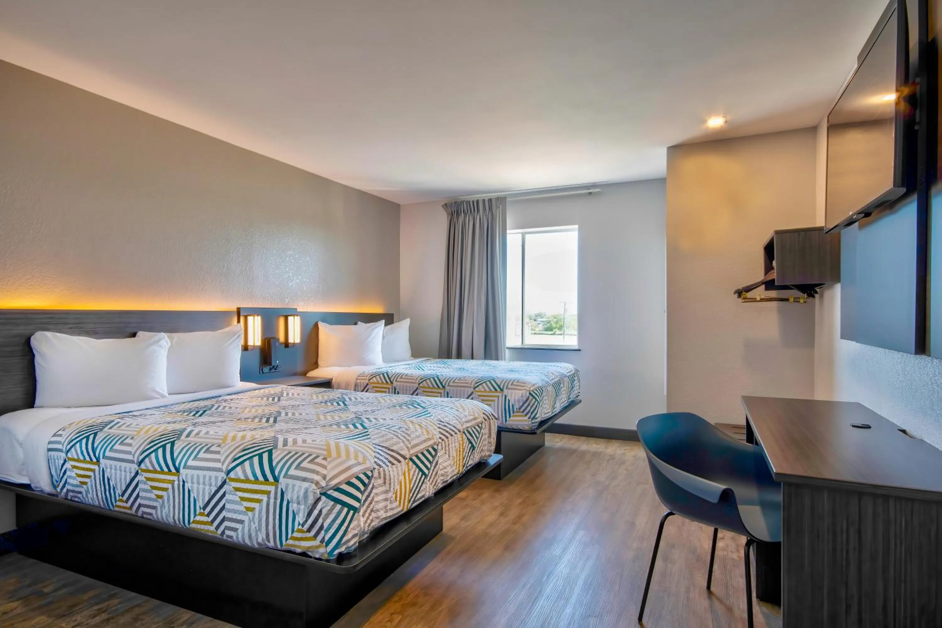 Bedroom, Bed in Motel 6-Harlingen, TX