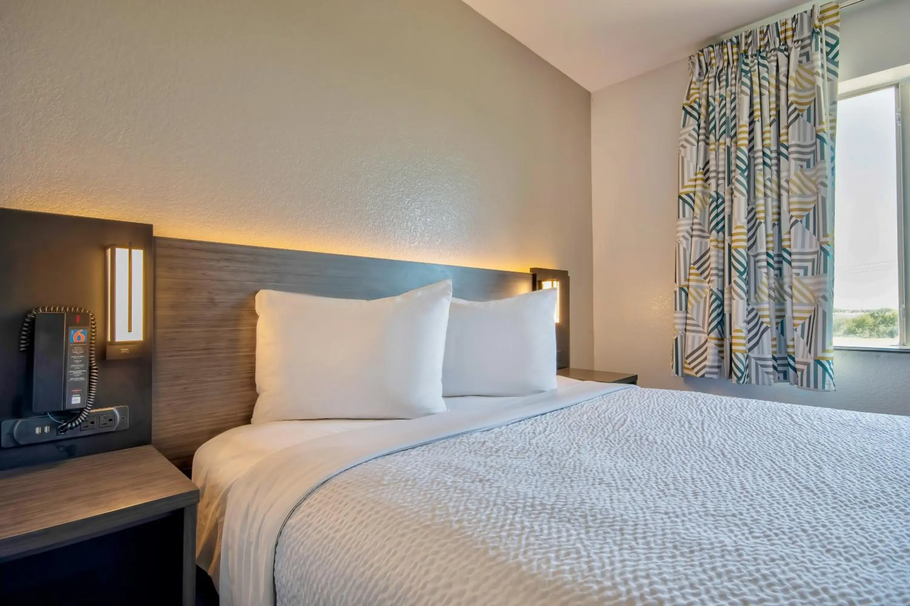 Bedroom, Bed in Motel 6-Harlingen, TX Bedroom, Bed in Motel 6-Harlingen, TX