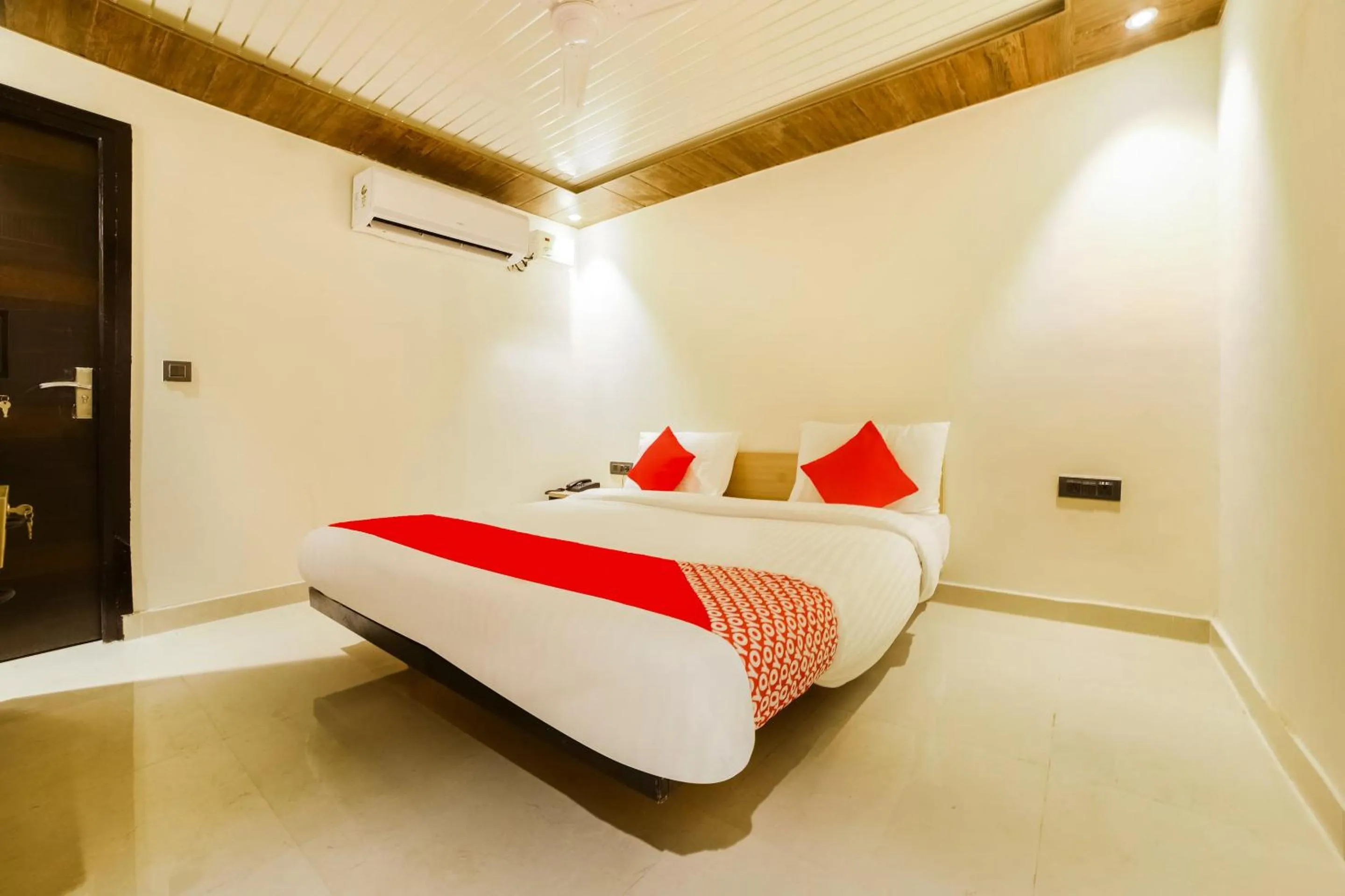 Hotel O Ashirwad home Near Pitampura