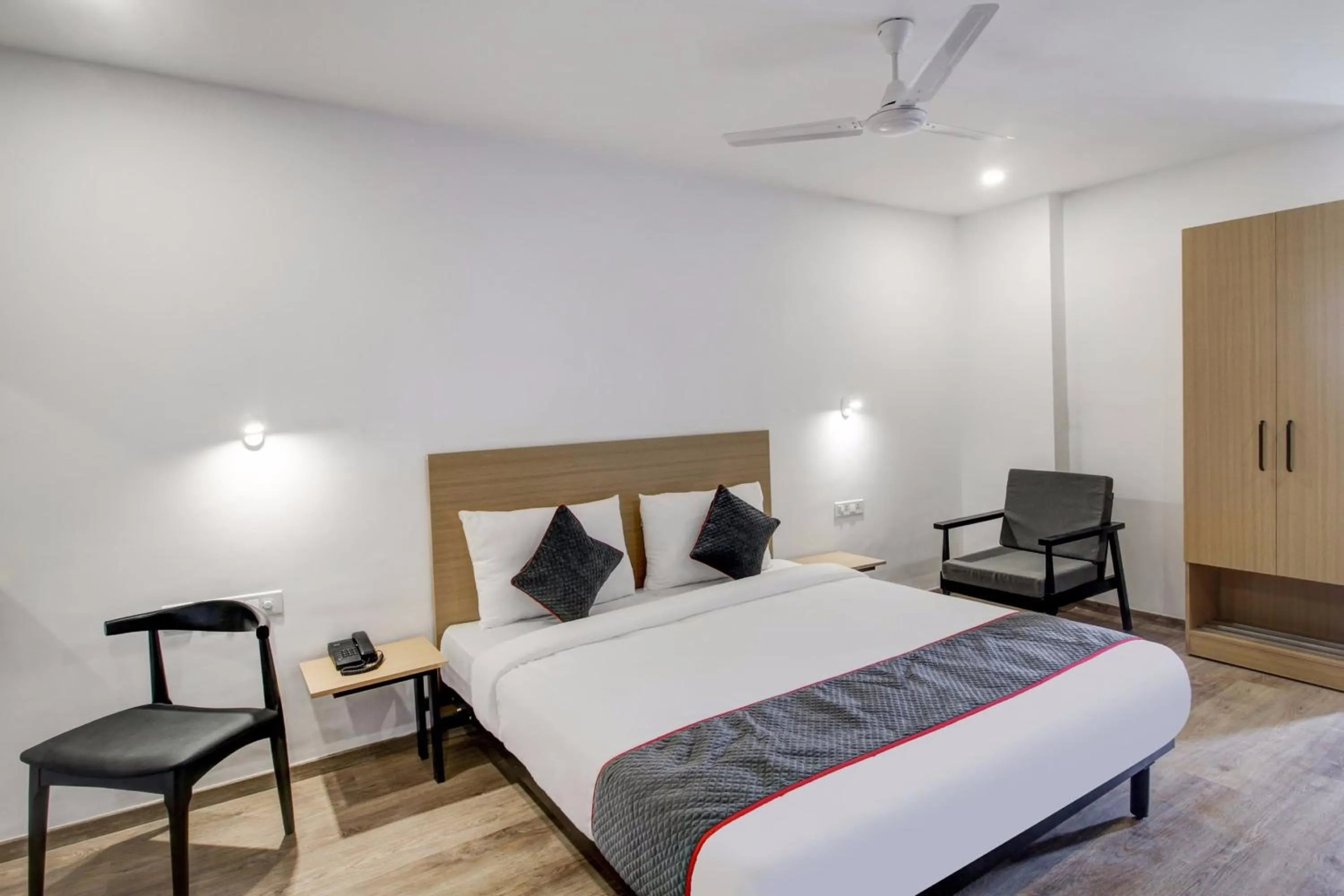 Bedroom, Bed in Super Townhouse RCC Majestic 397 LB Nagar