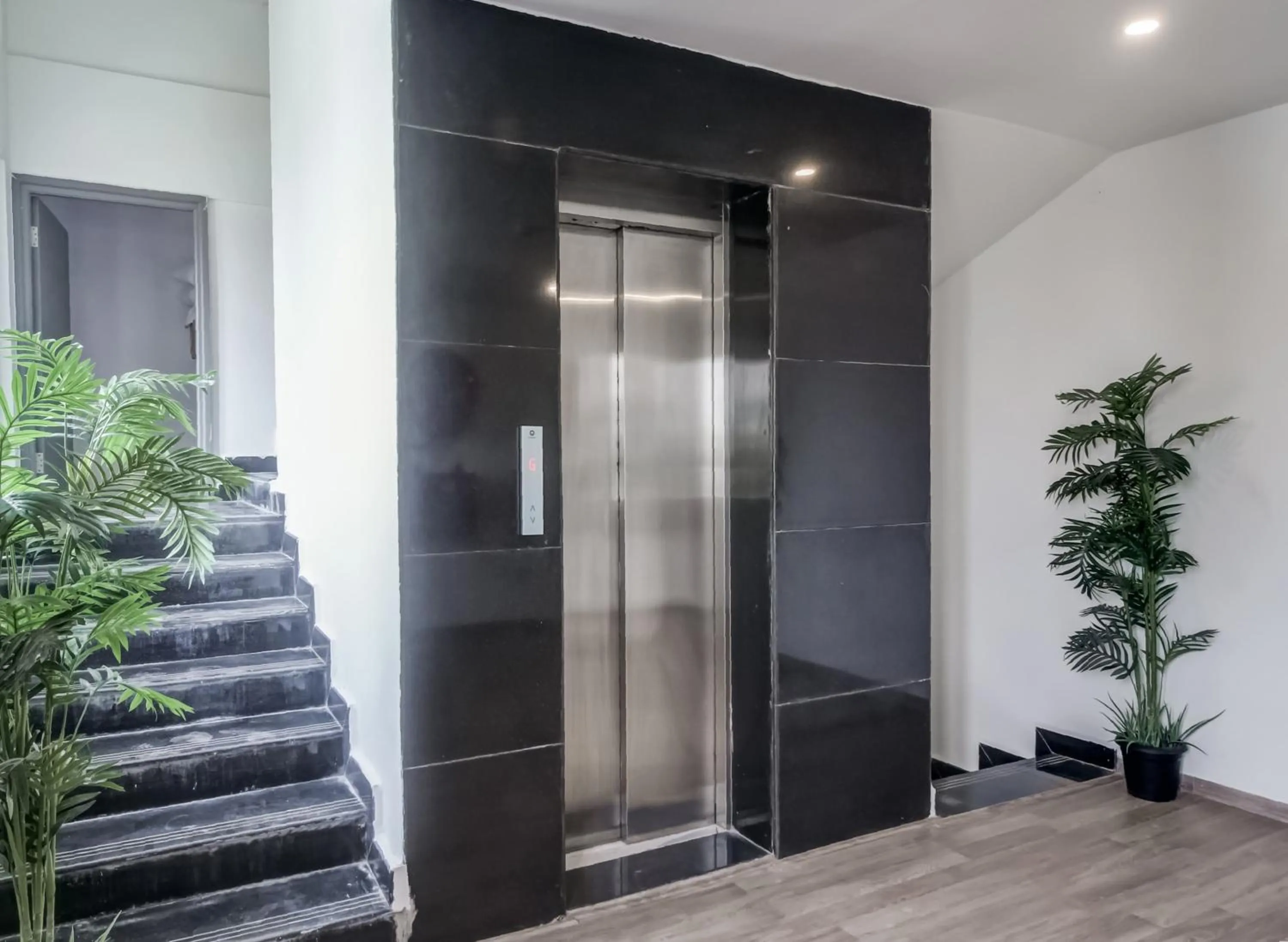 Lobby or reception in Super Townhouse RCC Majestic 397 LB Nagar