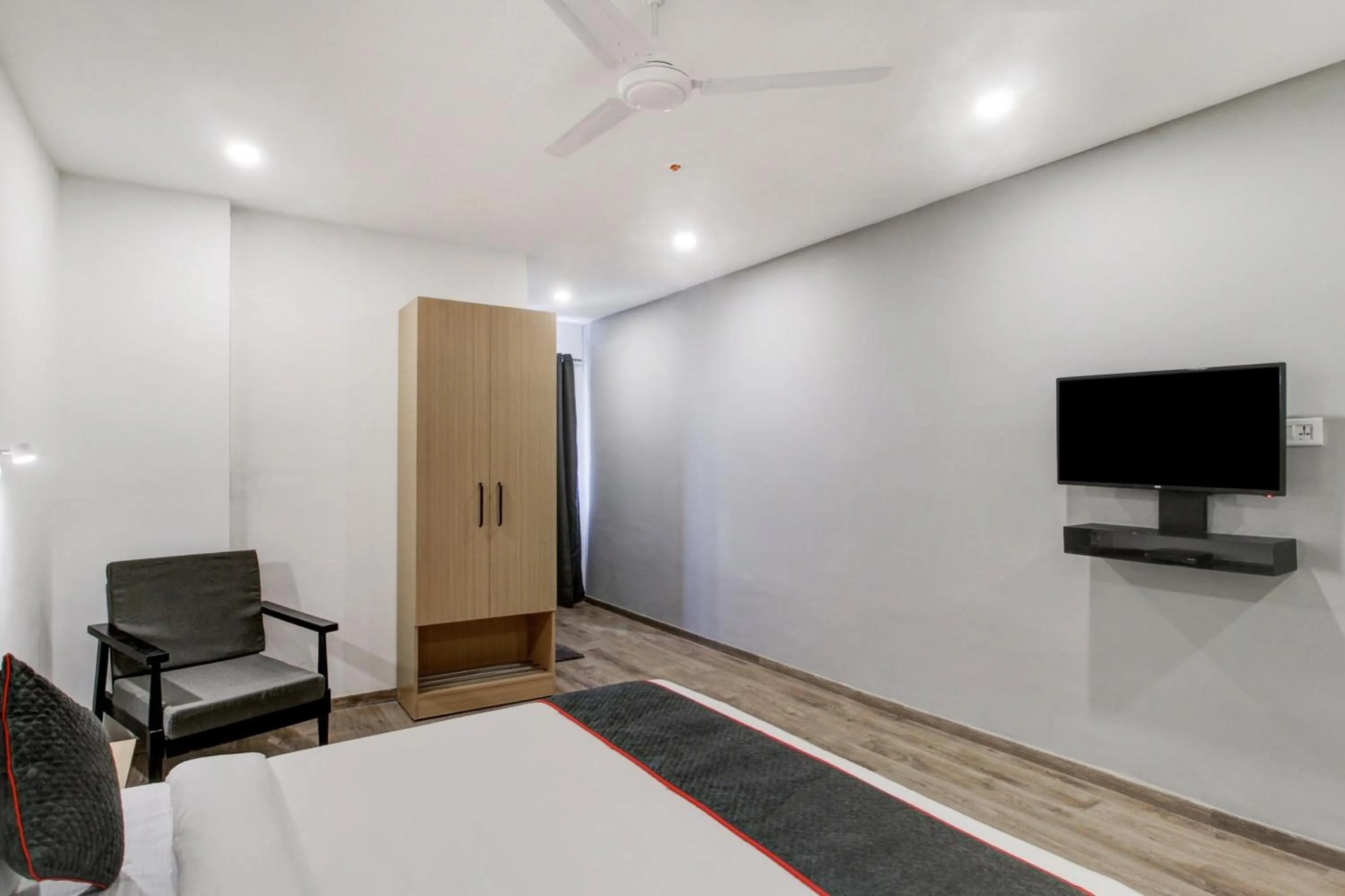 Bedroom, Bed in Super Townhouse RCC Majestic 397 LB Nagar