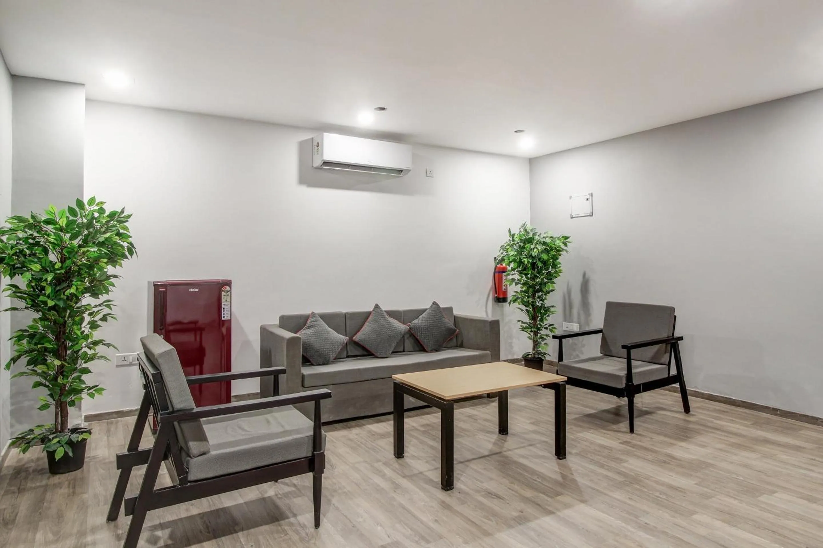 Lobby or reception in Super Townhouse RCC Majestic 397 LB Nagar