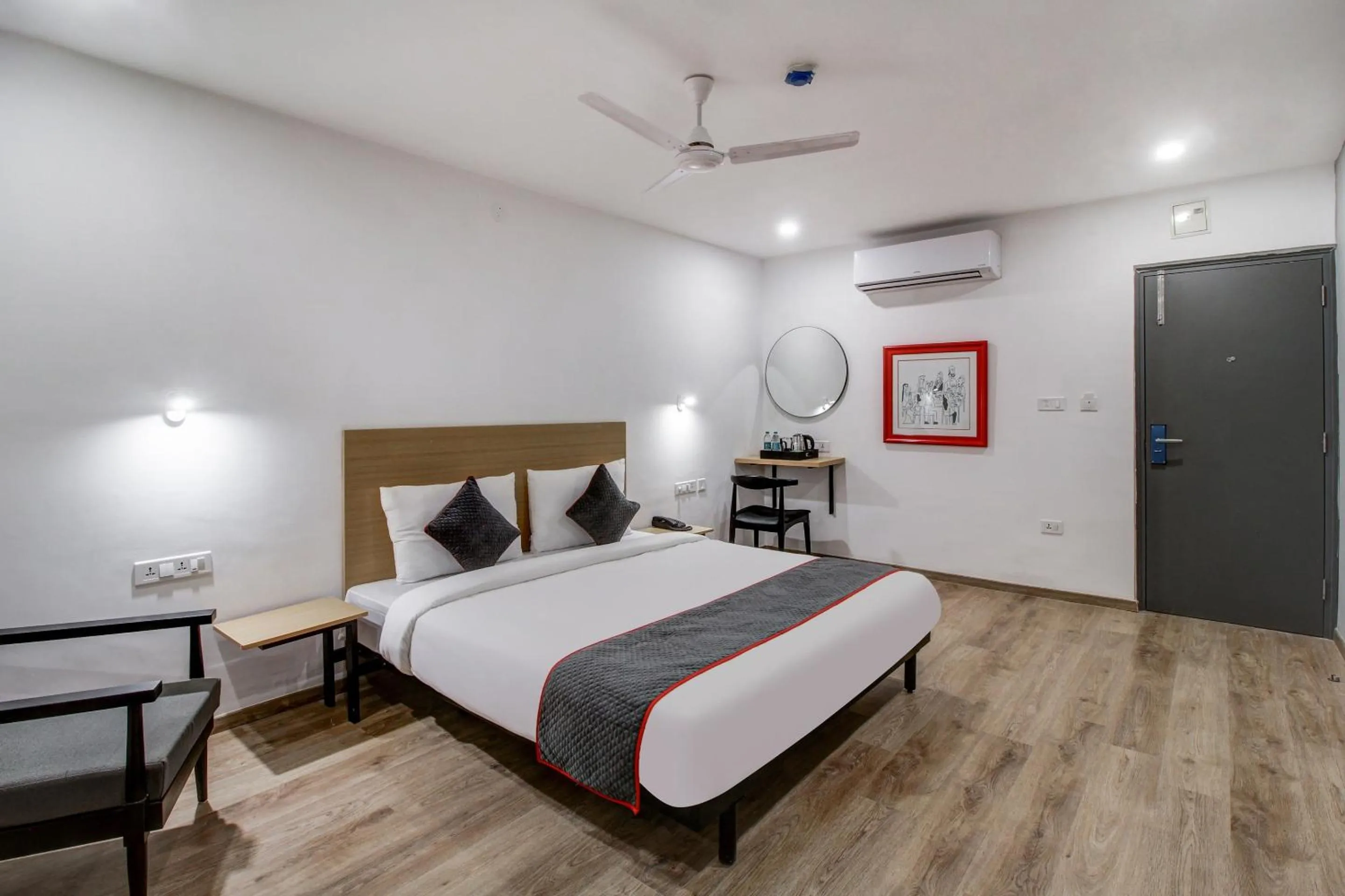 Bedroom, Bed in Super Townhouse RCC Majestic 397 LB Nagar