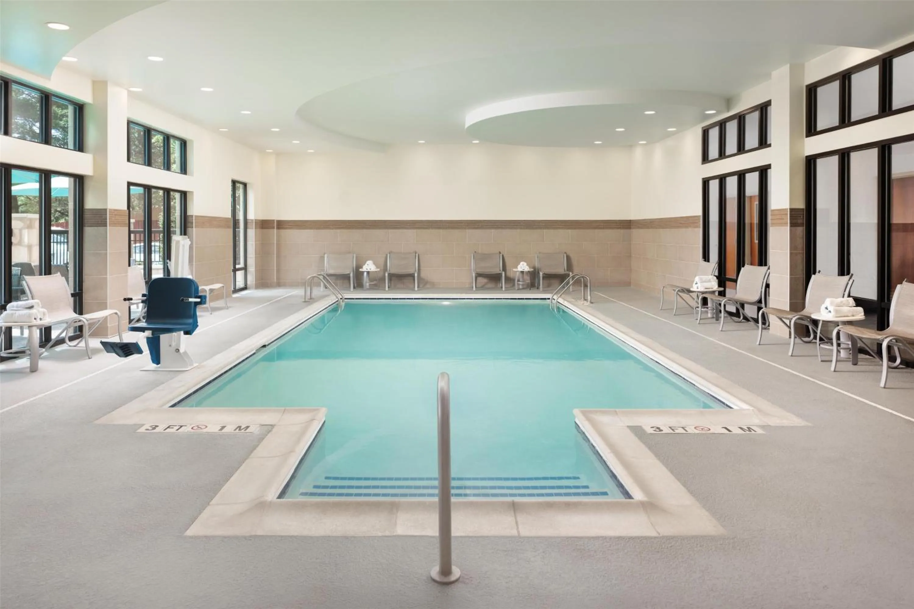 Pool view in Hampton Inn & Suites Chattanooga/Hamilton Place