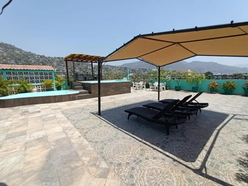 Swimming pool in Hotel Tradicional Savaro SA de CV Swimming pool in Hotel Tradicional Savaro SA de CV
