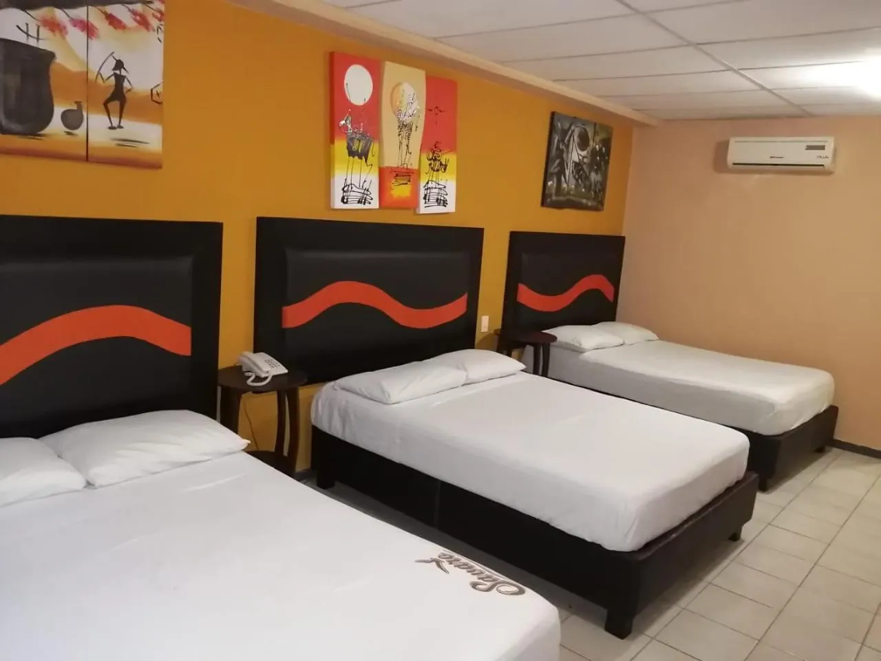 Bed in Hotel Tradicional Savaro SA de CV