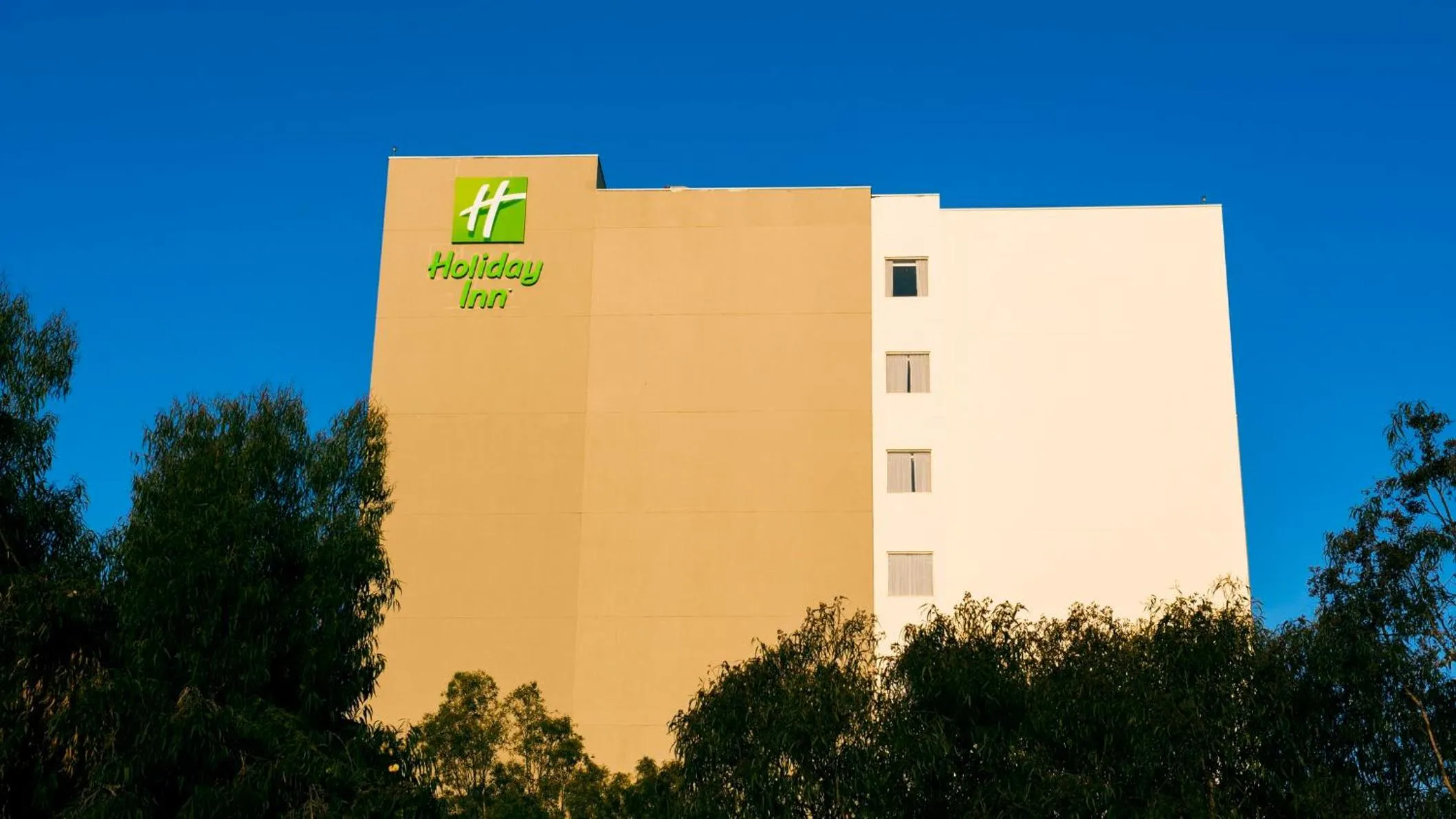 Property building in Holiday Inn Guadalajara Patria-Universidad by IHG