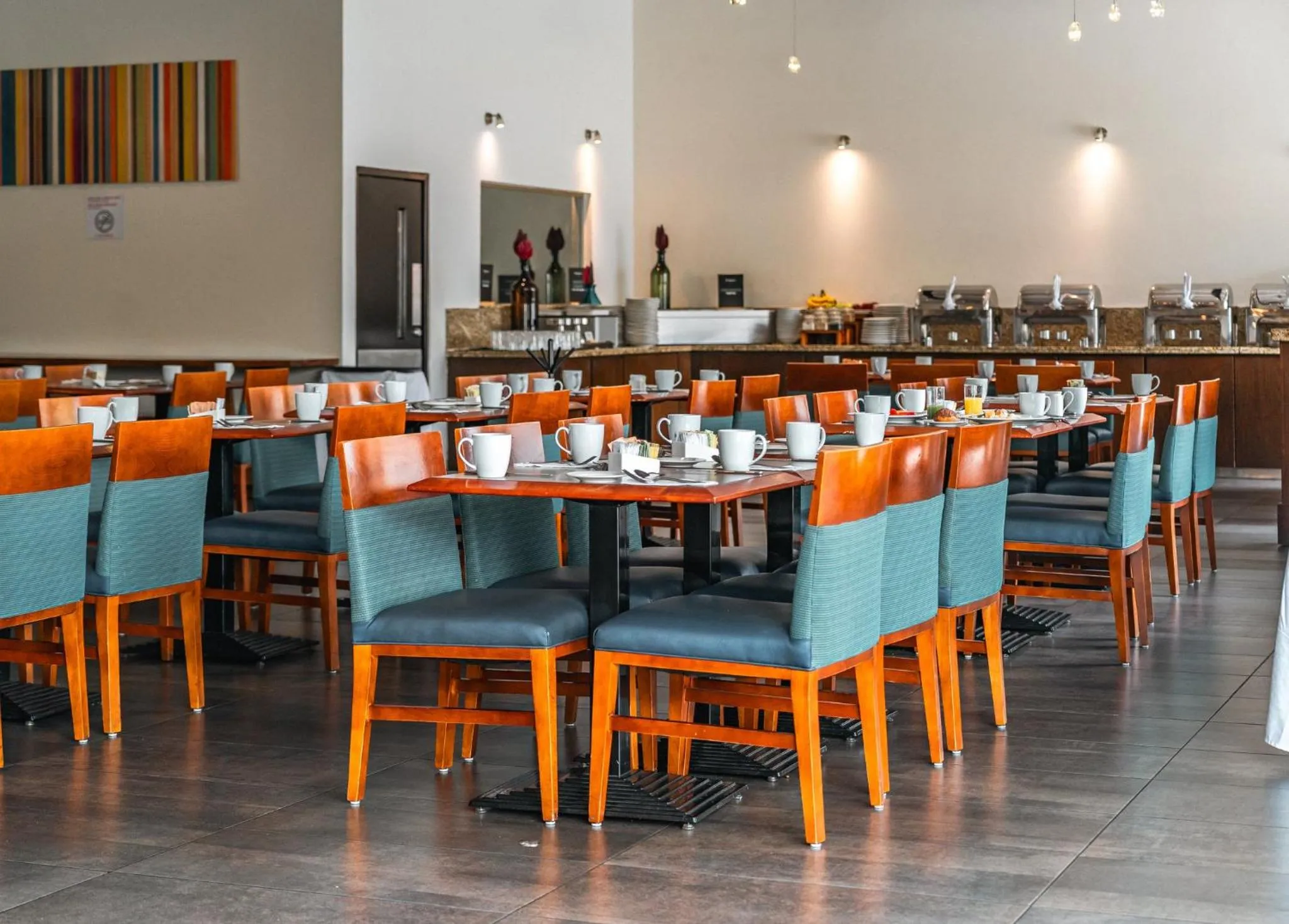 Restaurant/places to eat in Holiday Inn Guadalajara Patria-Universidad by IHG