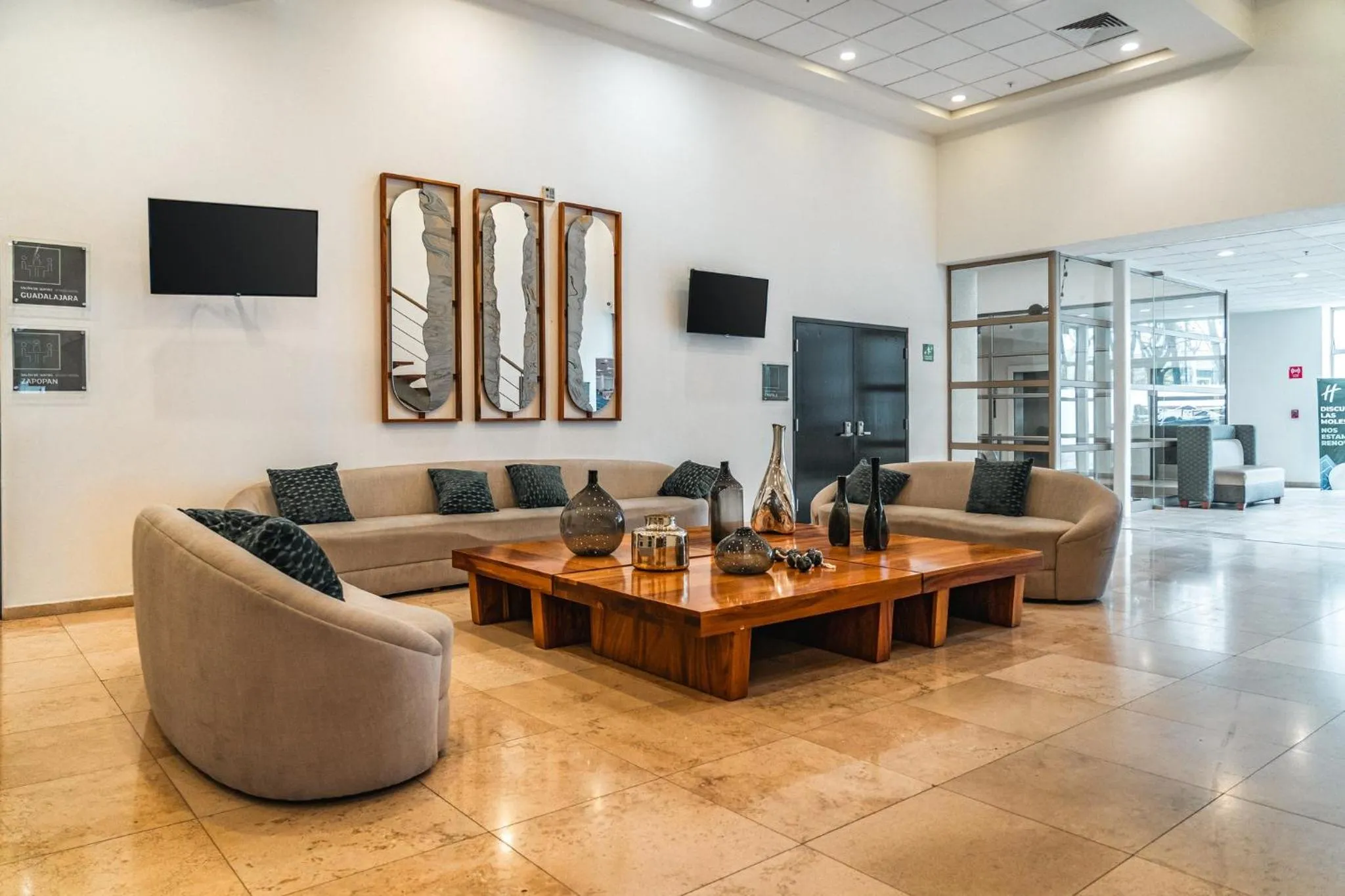 Property building in Holiday Inn Guadalajara Patria-Universidad by IHG