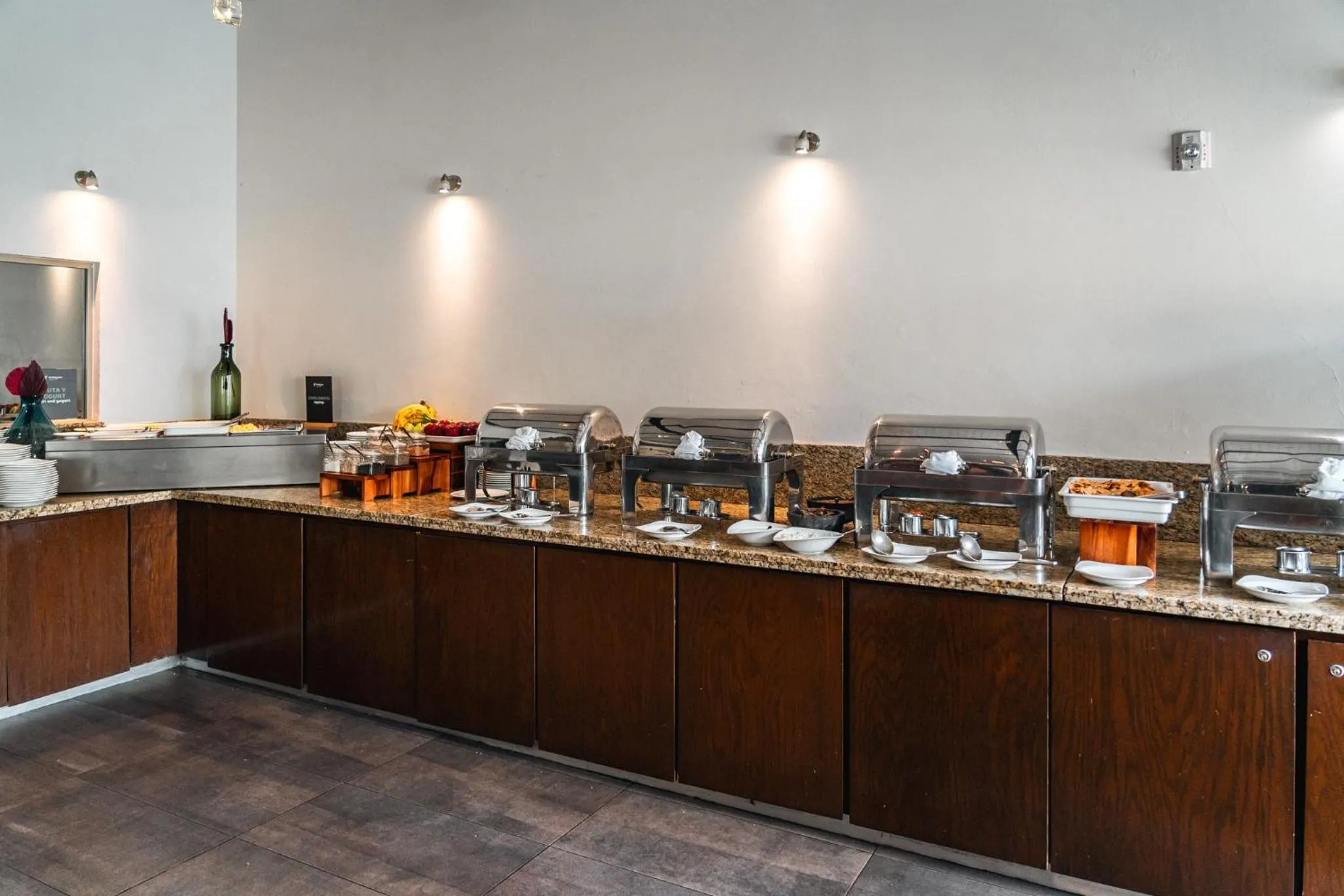 Restaurant/places to eat in Holiday Inn Guadalajara Patria-Universidad by IHG