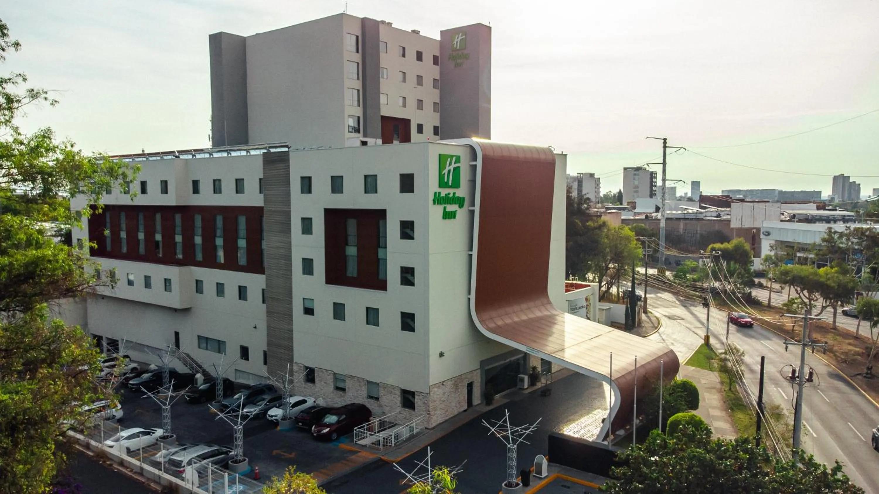 Property building in Holiday Inn Guadalajara Patria-Universidad by IHG