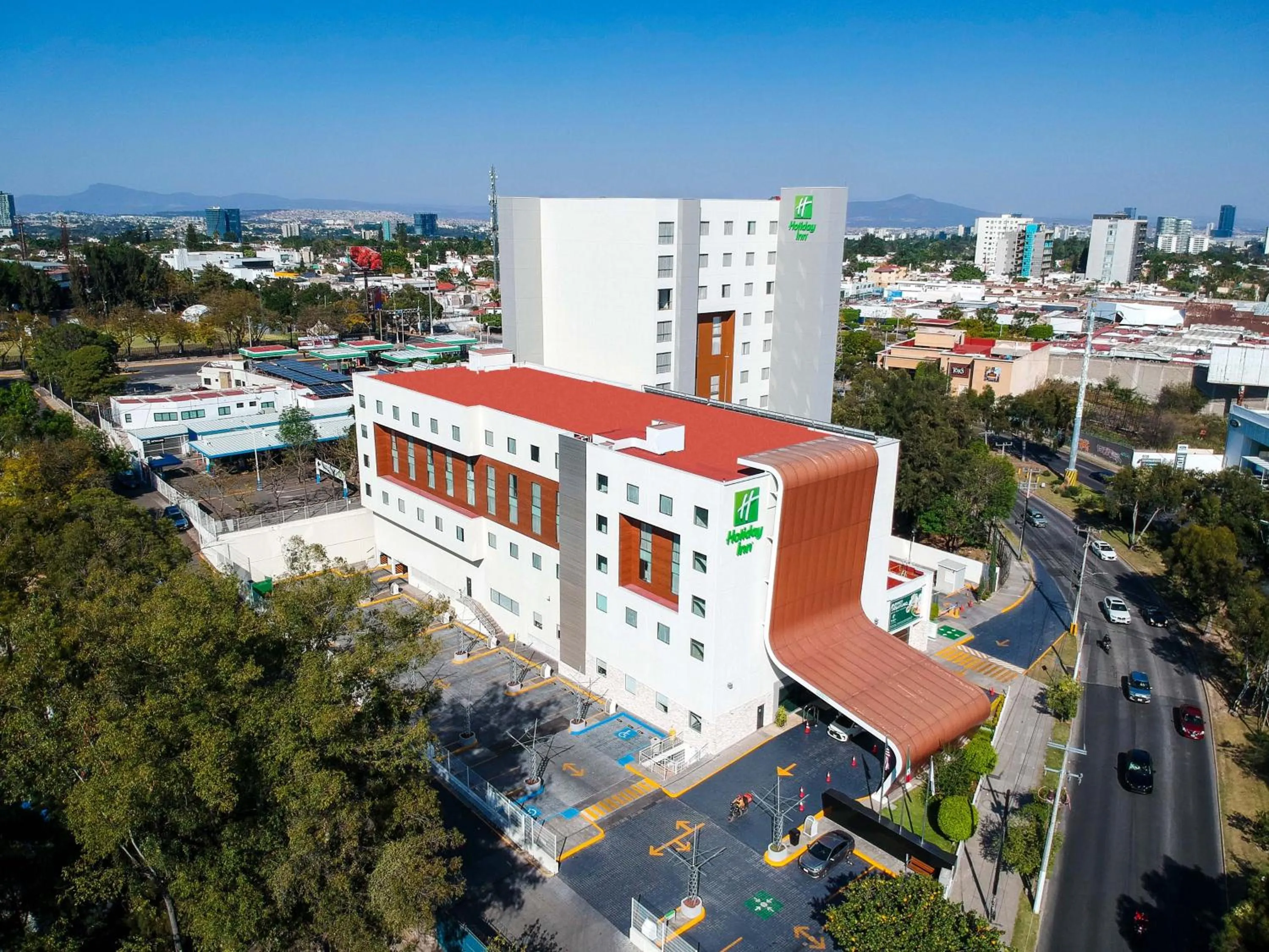 Property building in Holiday Inn Guadalajara Patria-Universidad by IHG