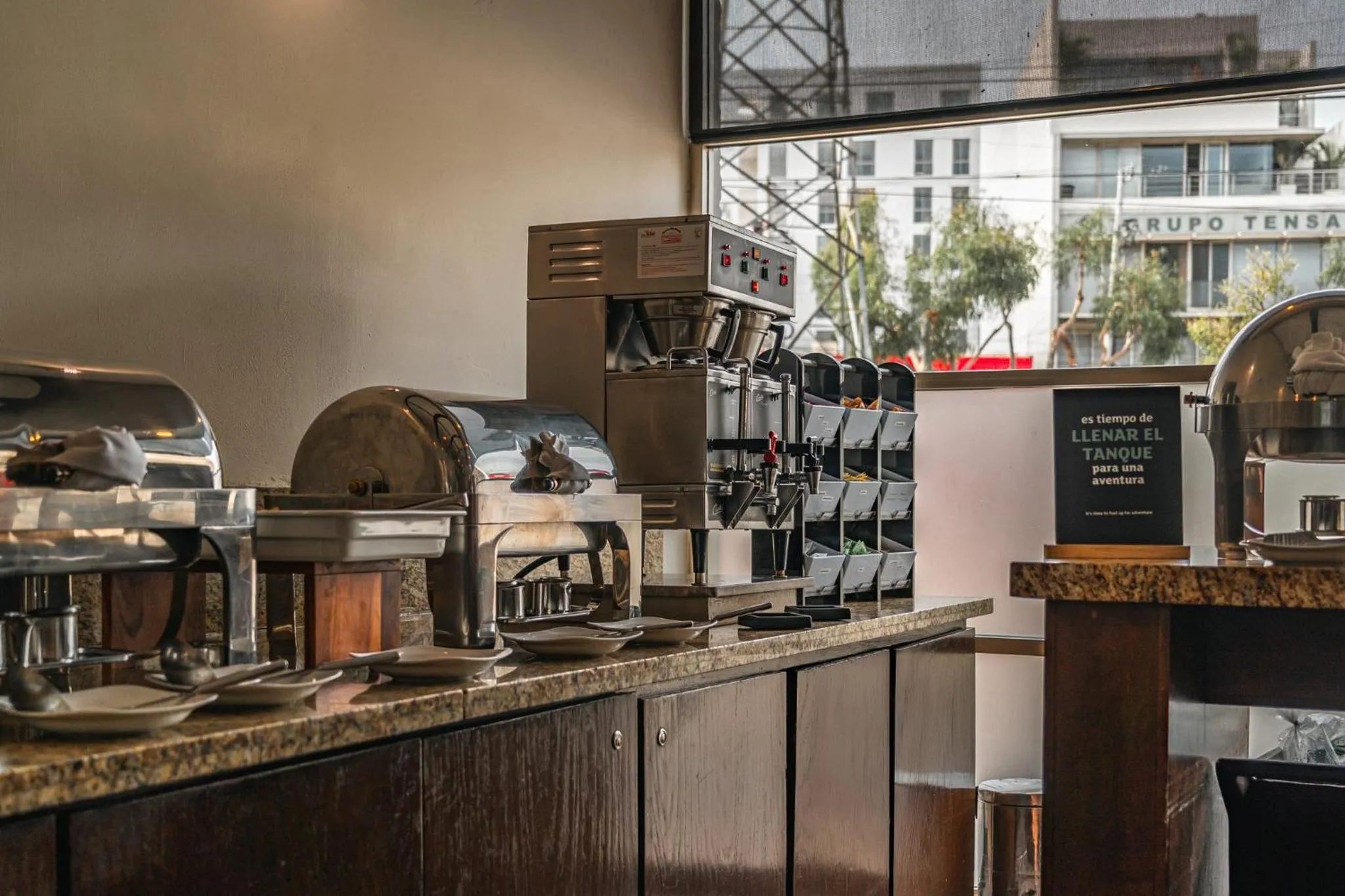 Restaurant/places to eat in Holiday Inn Guadalajara Patria-Universidad by IHG