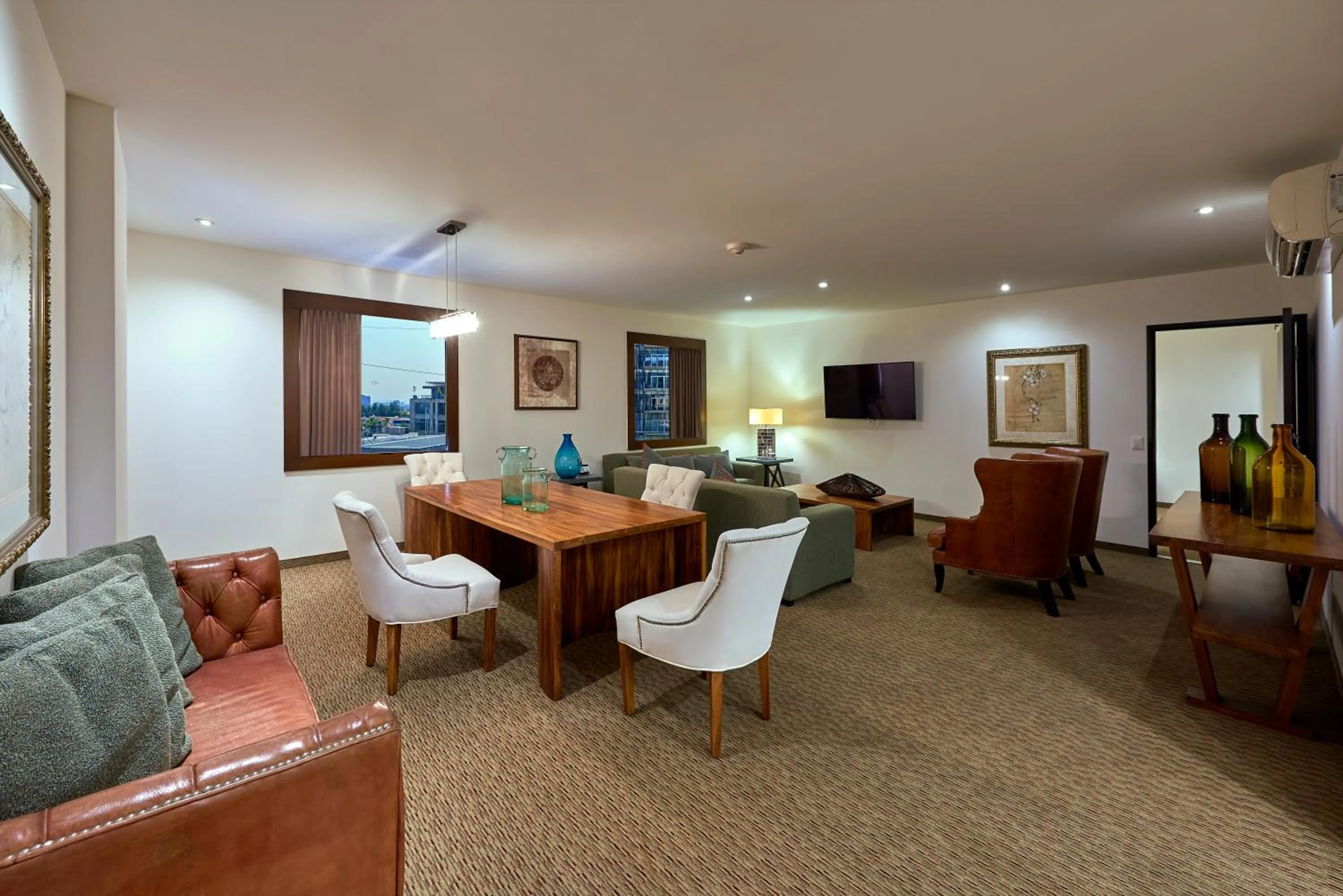 Living room in Holiday Inn Guadalajara Patria-Universidad by IHG