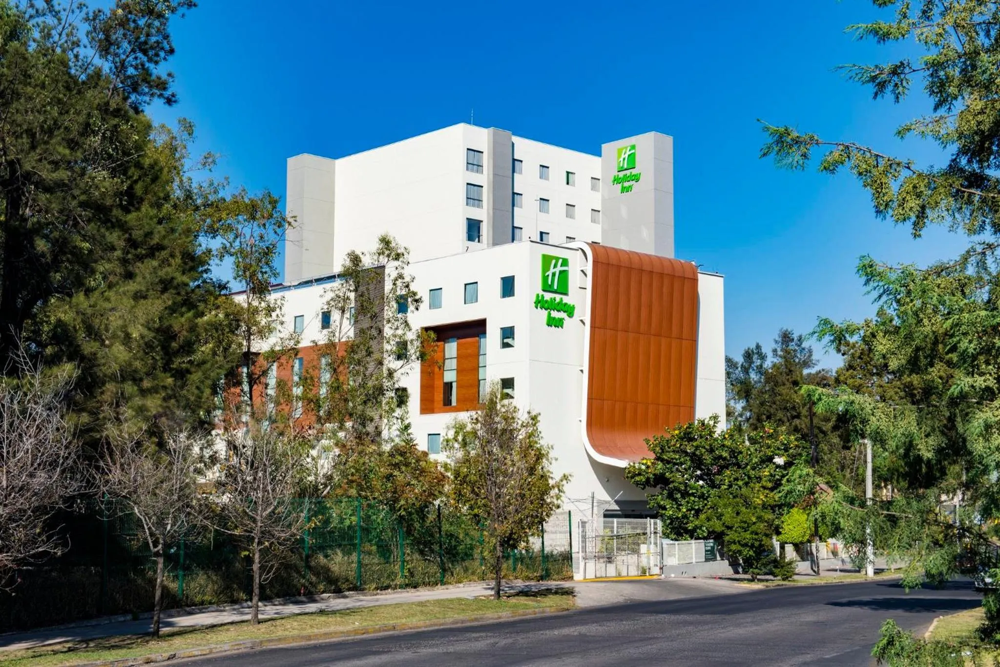 Property building in Holiday Inn Guadalajara Patria-Universidad by IHG