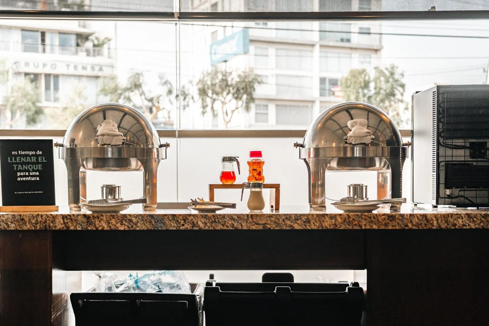 Restaurant/places to eat in Holiday Inn Guadalajara Patria-Universidad by IHG