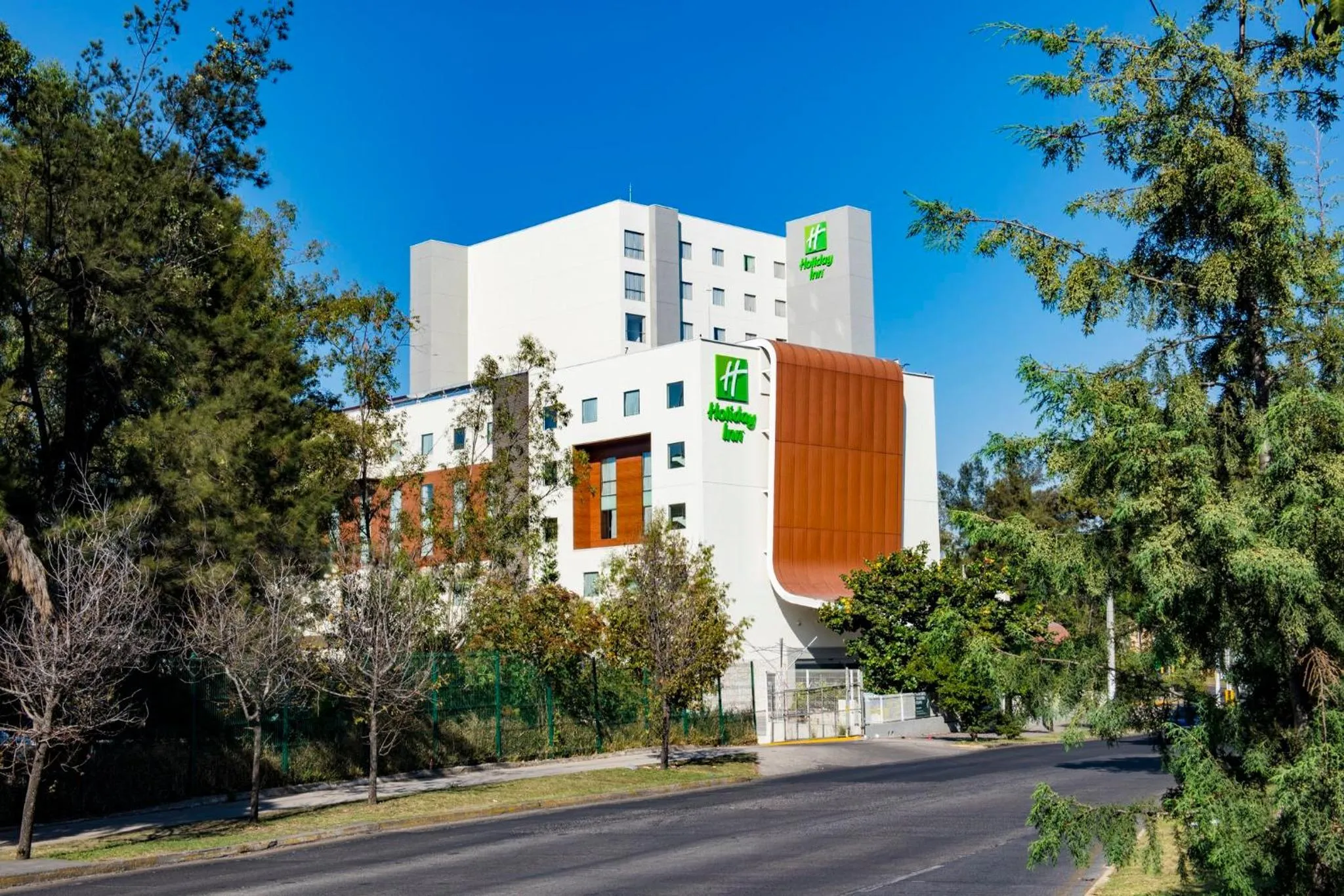 Property building in Holiday Inn Guadalajara Patria-Universidad by IHG