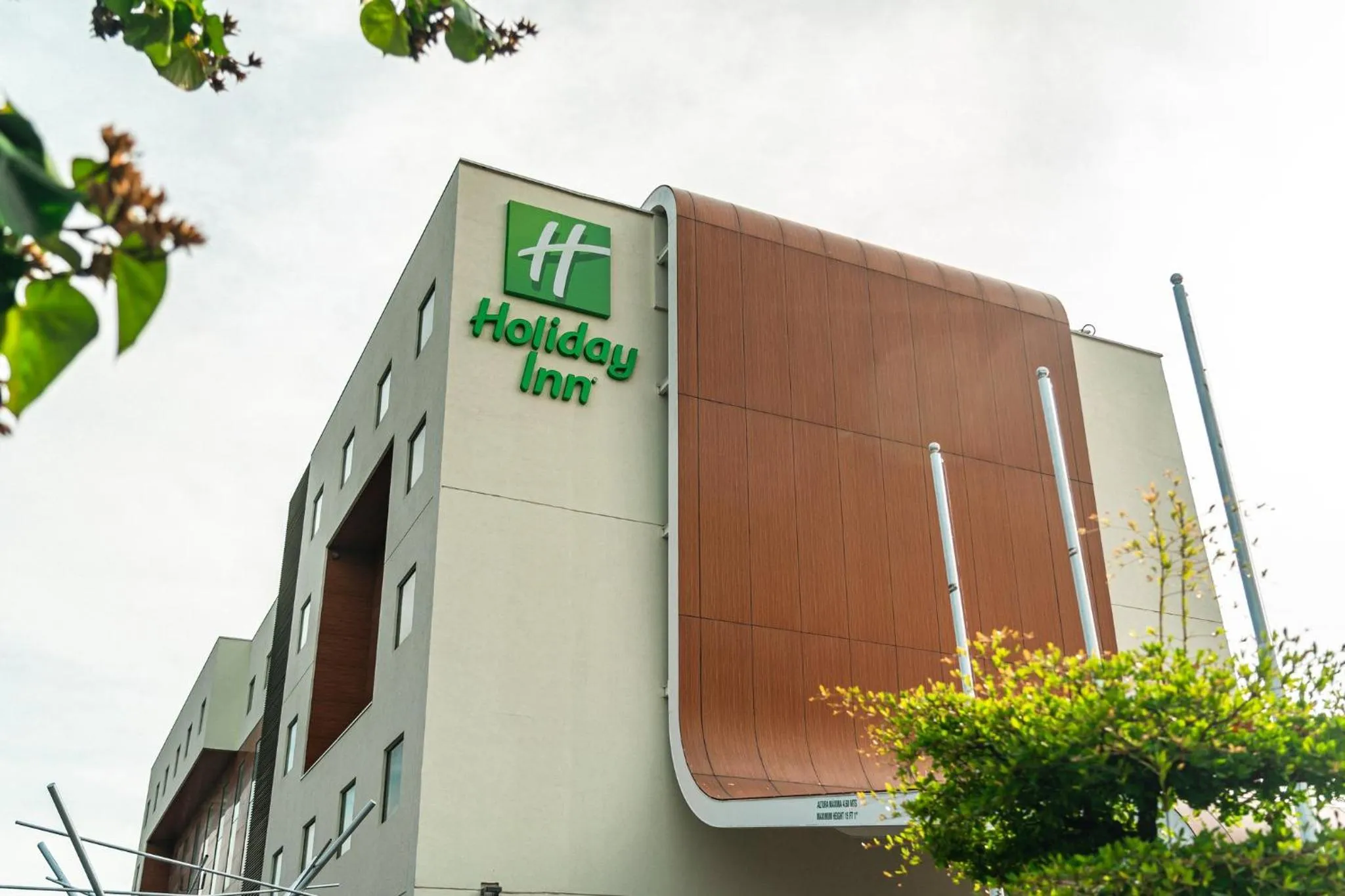 Property building in Holiday Inn Guadalajara Patria-Universidad by IHG