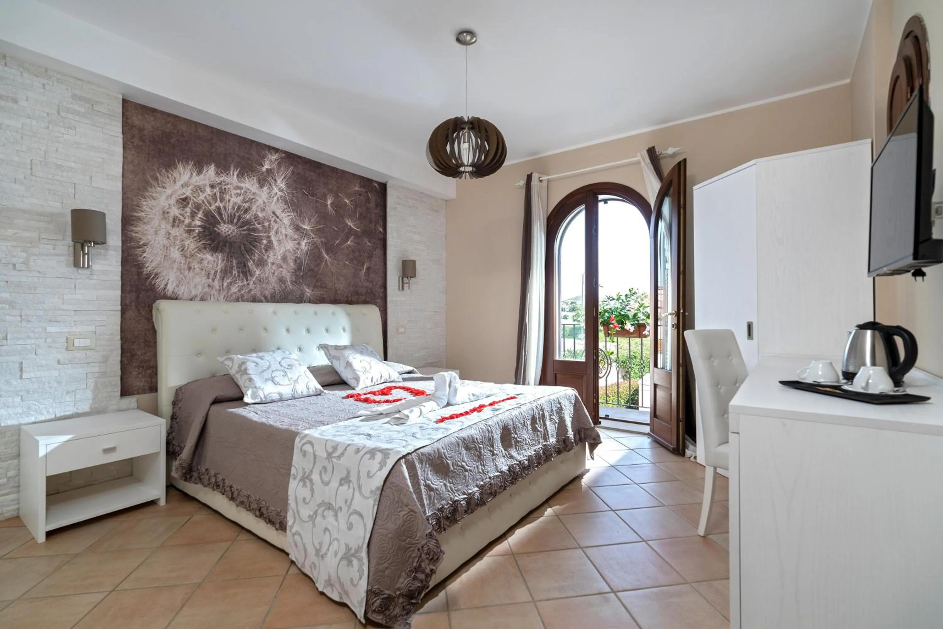 Deluxe Double or Twin Room with River View - single occupancy in Villa Lina