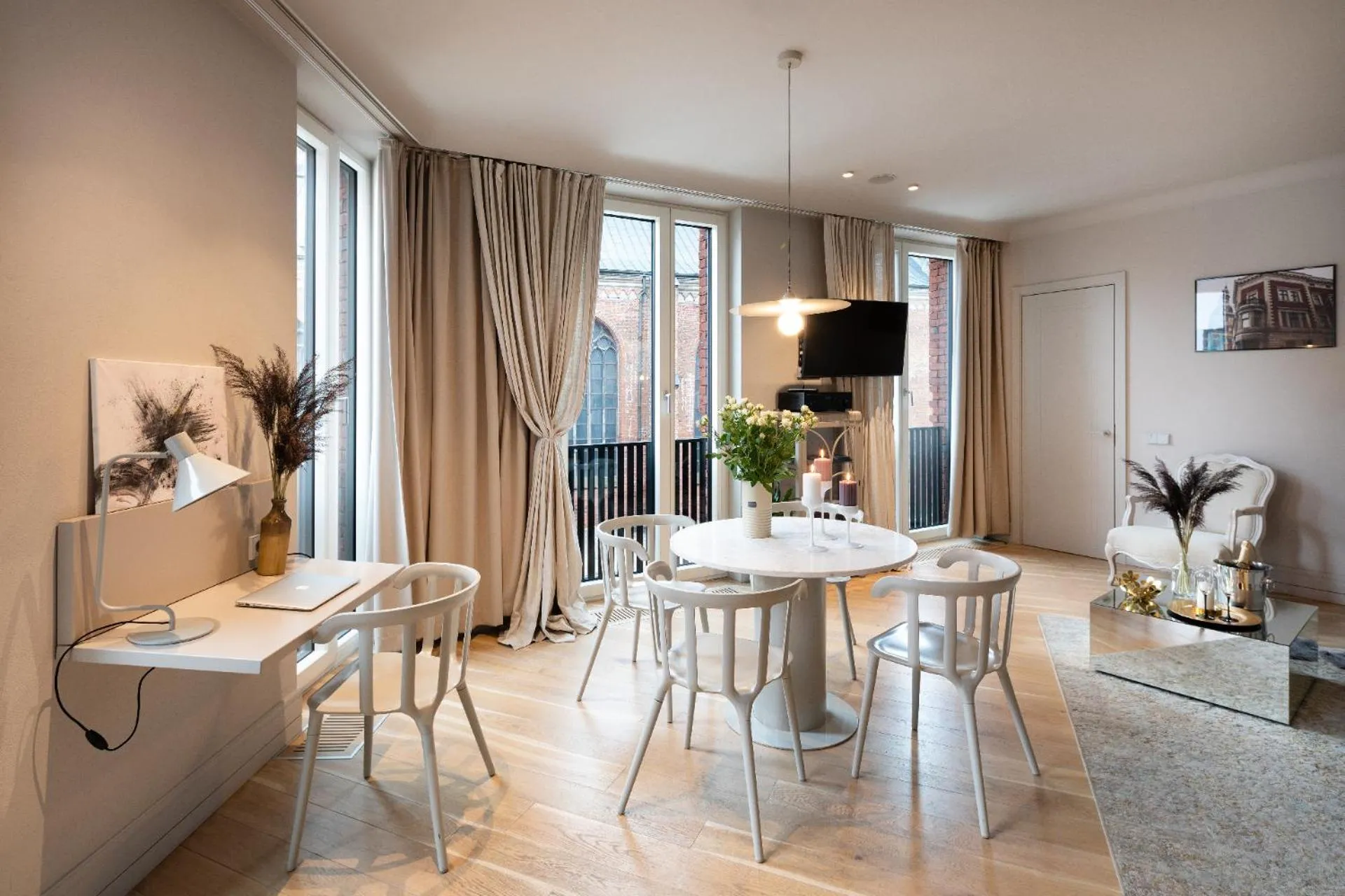 Living room in Redstone Apartments