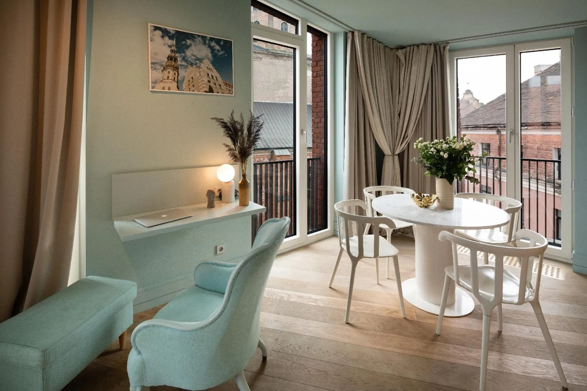 Living room in Redstone Apartments