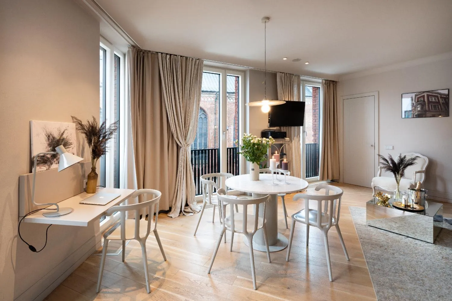 Living room in Redstone Apartments