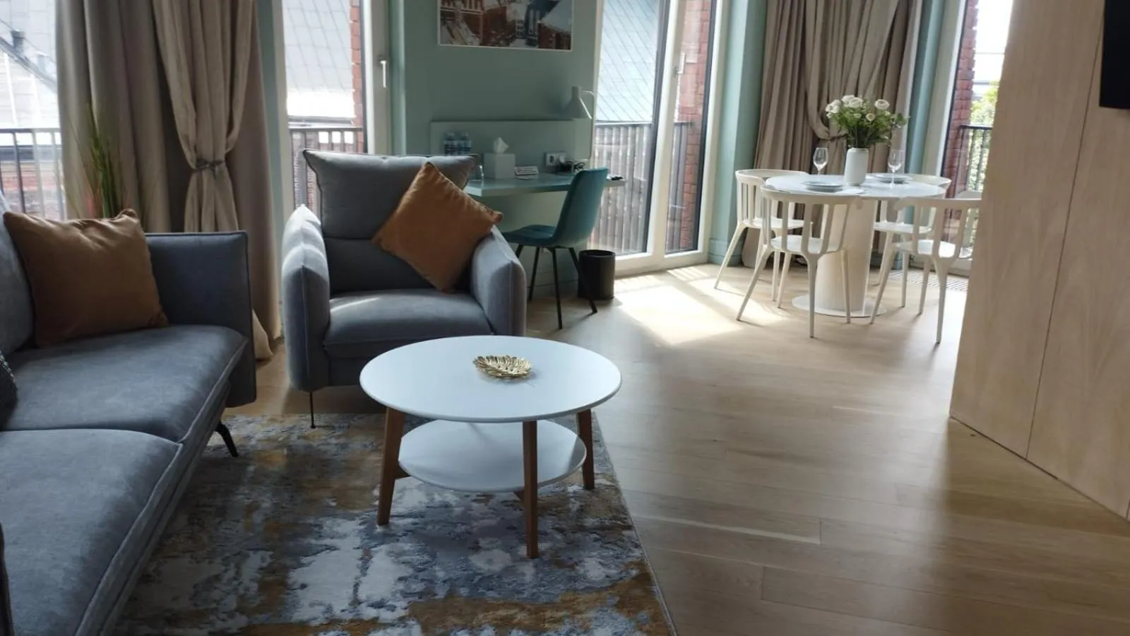 Living room in Redstone Apartments