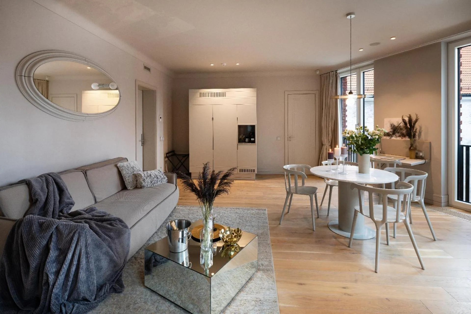 Living room in Redstone Apartments