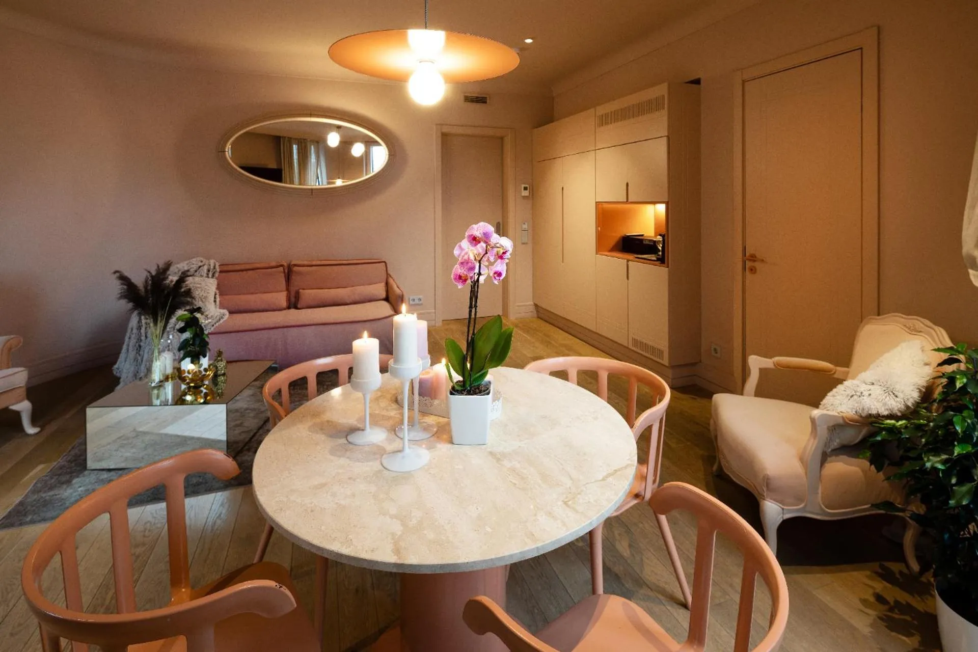 Living room in Redstone Apartments