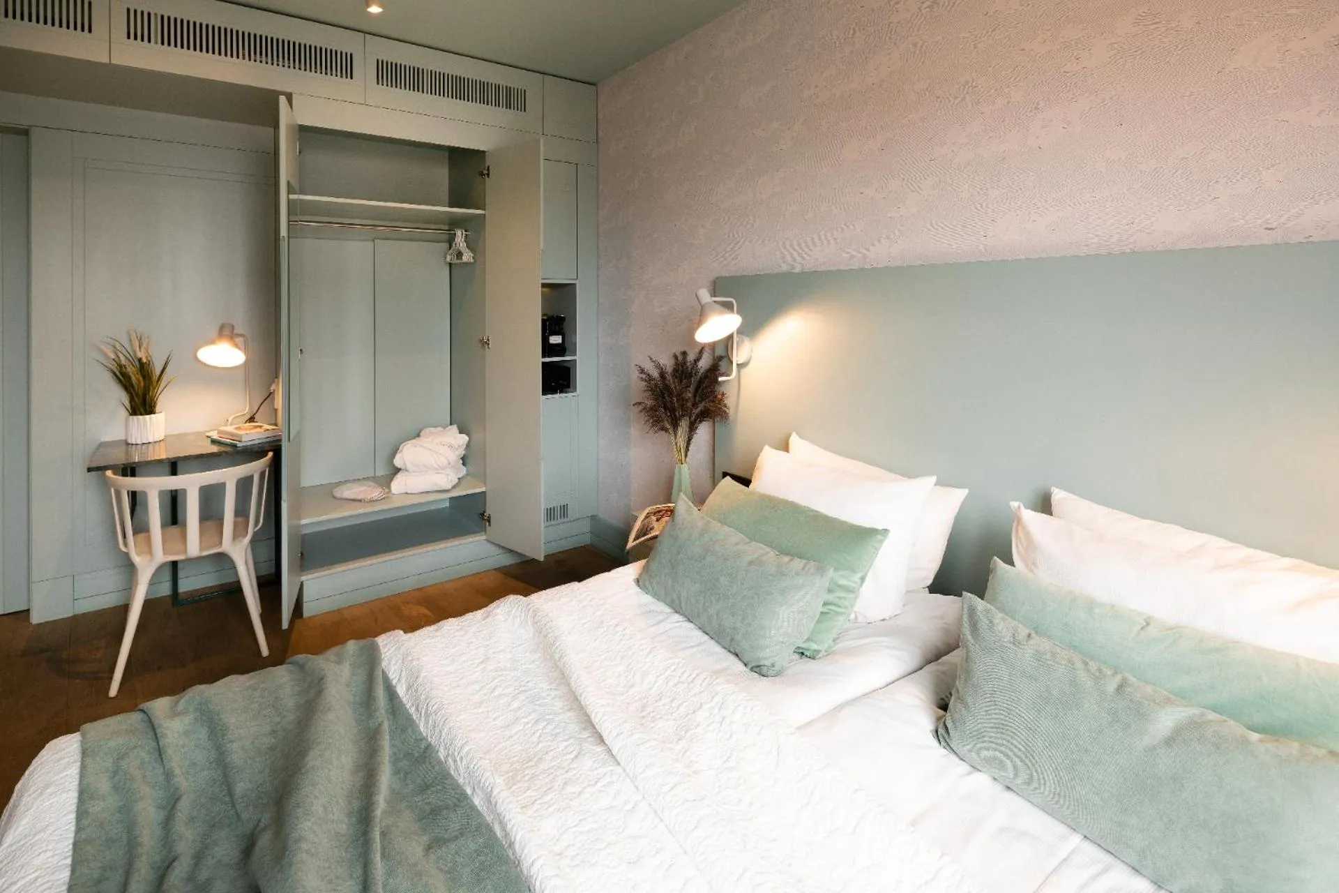 Bed in Redstone Apartments