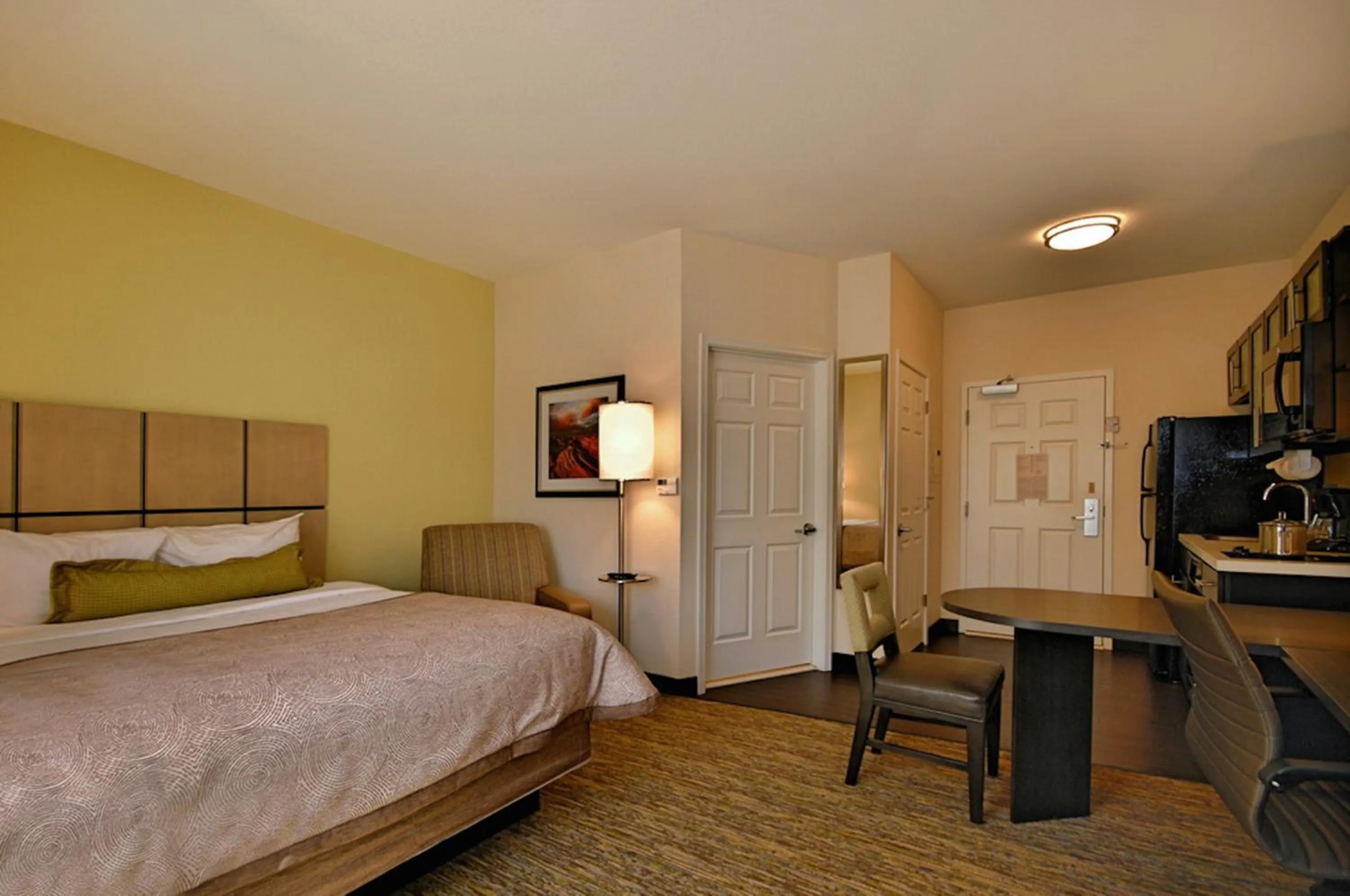 Photo of the whole room, Bed in Candlewood Suites Tucson by IHG
